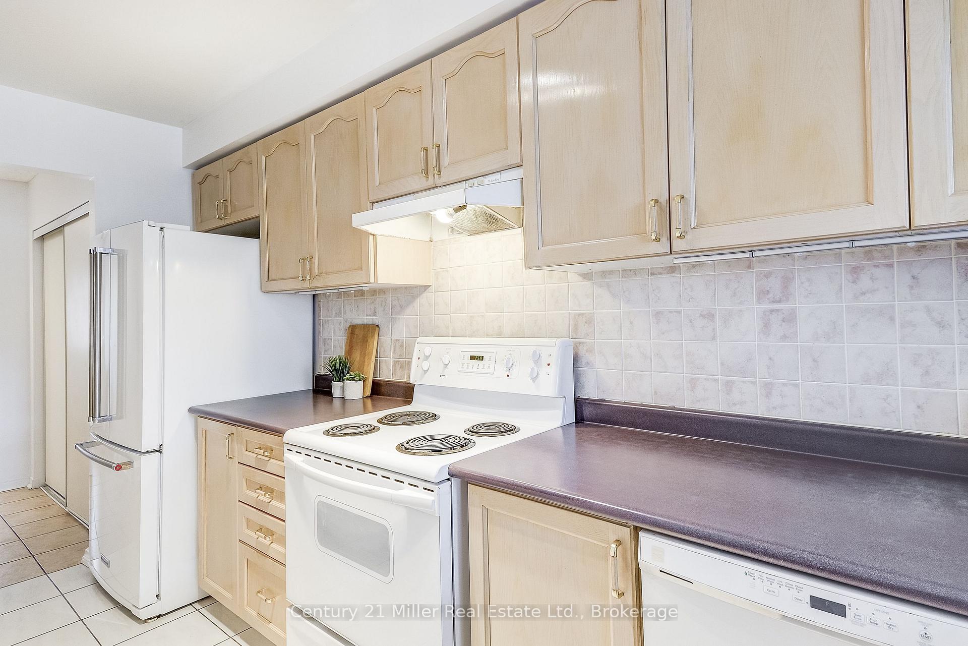 Photo 6 of 5111 Thornburn Drive, Burlington, Uptown — HOMEH