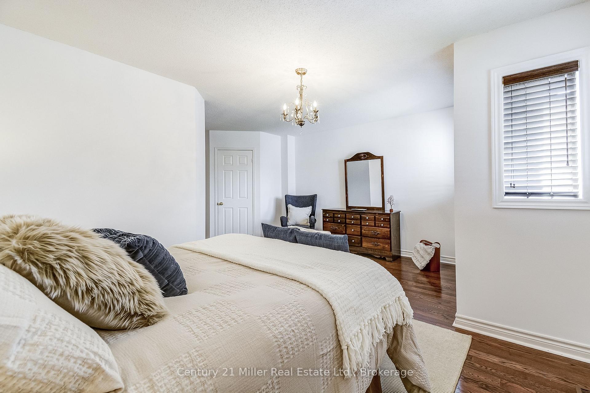 Photo 15 of 5111 Thornburn Drive, Burlington, Uptown — HOMEH