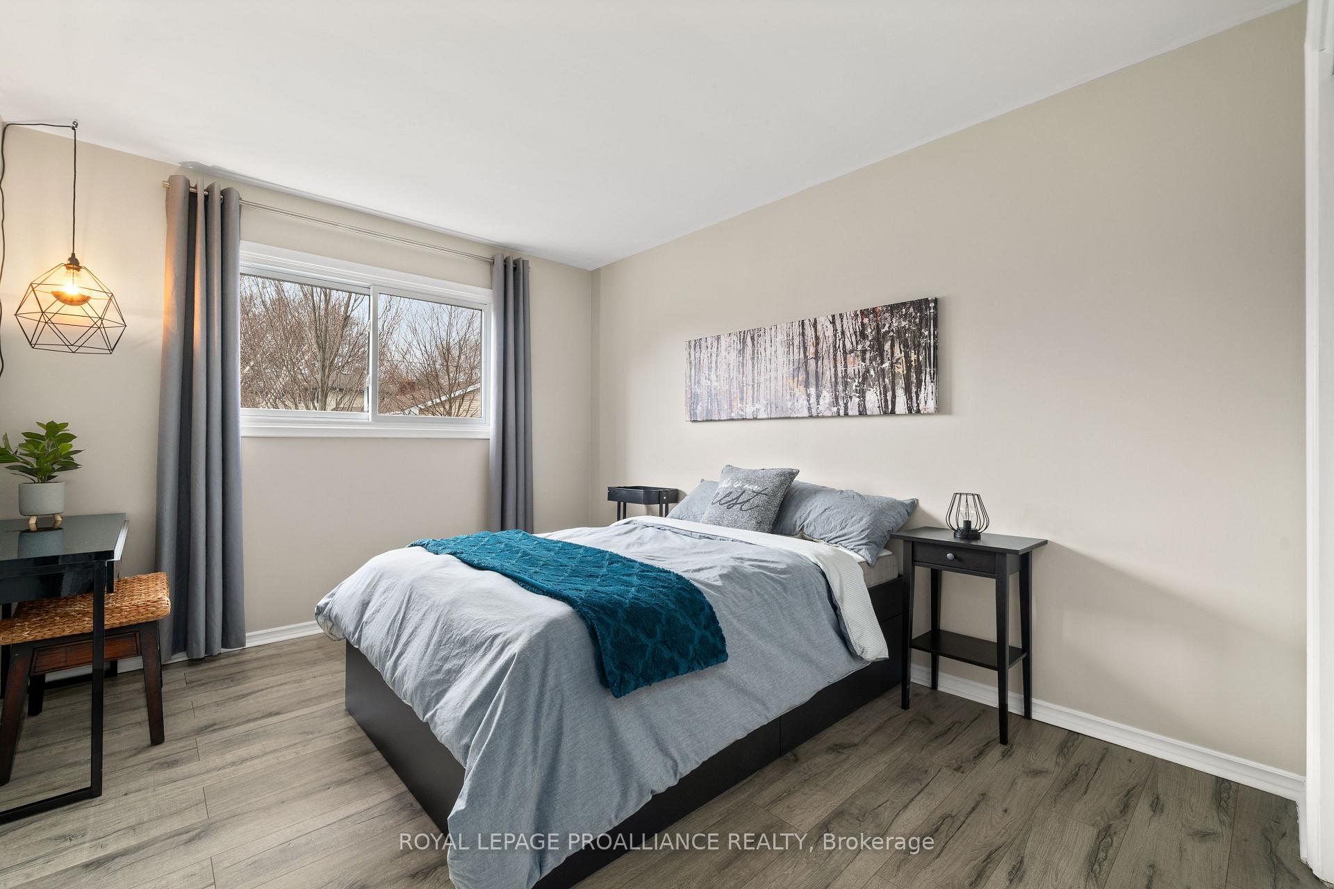 Photo 16 of 16 Kingsway Court, Belleville, Belleville Ward — HOMEH