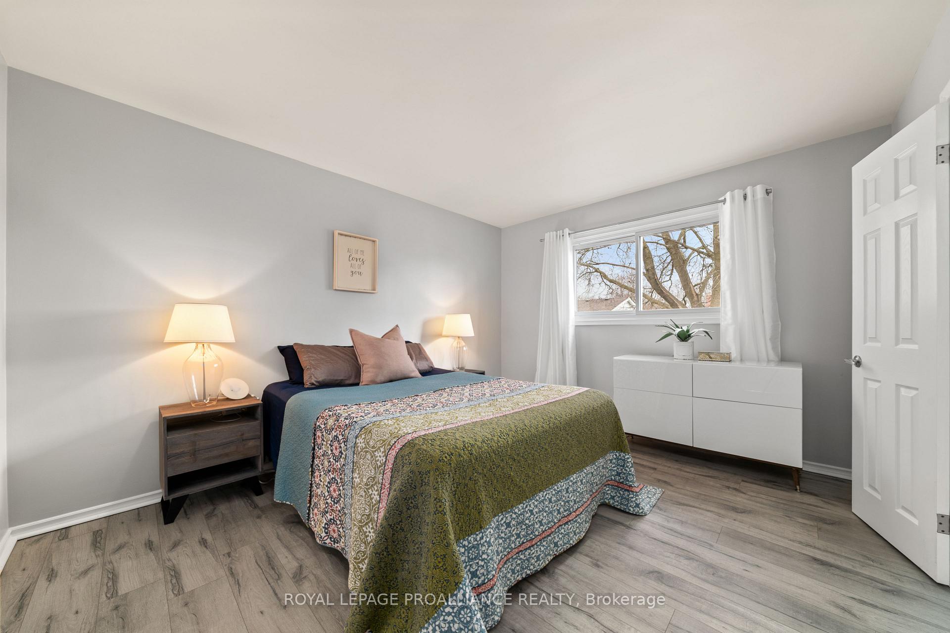 Photo 18 of 16 Kingsway Court, Belleville, Belleville Ward — HOMEH