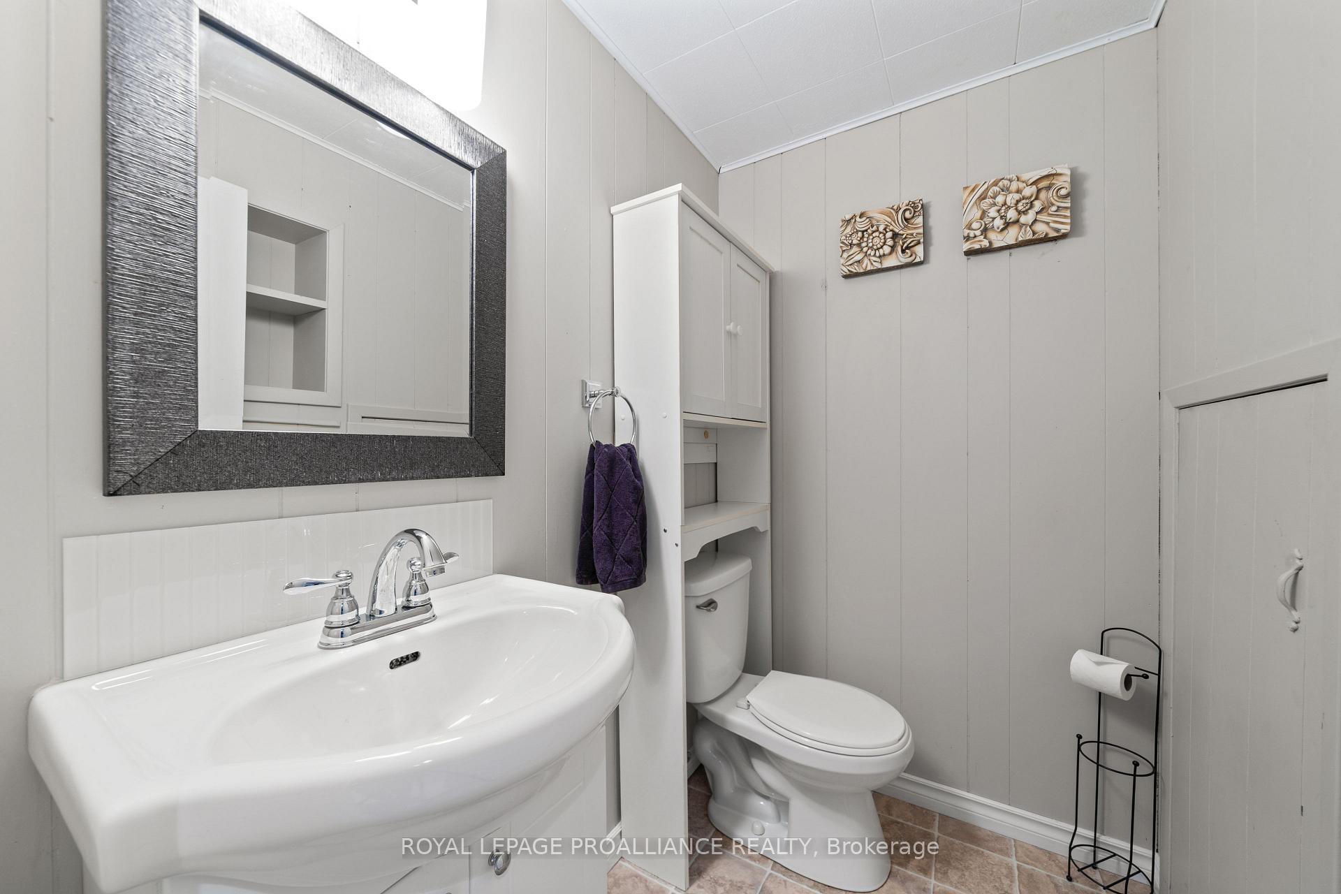Photo 25 of 16 Kingsway Court, Belleville, Belleville Ward — HOMEH