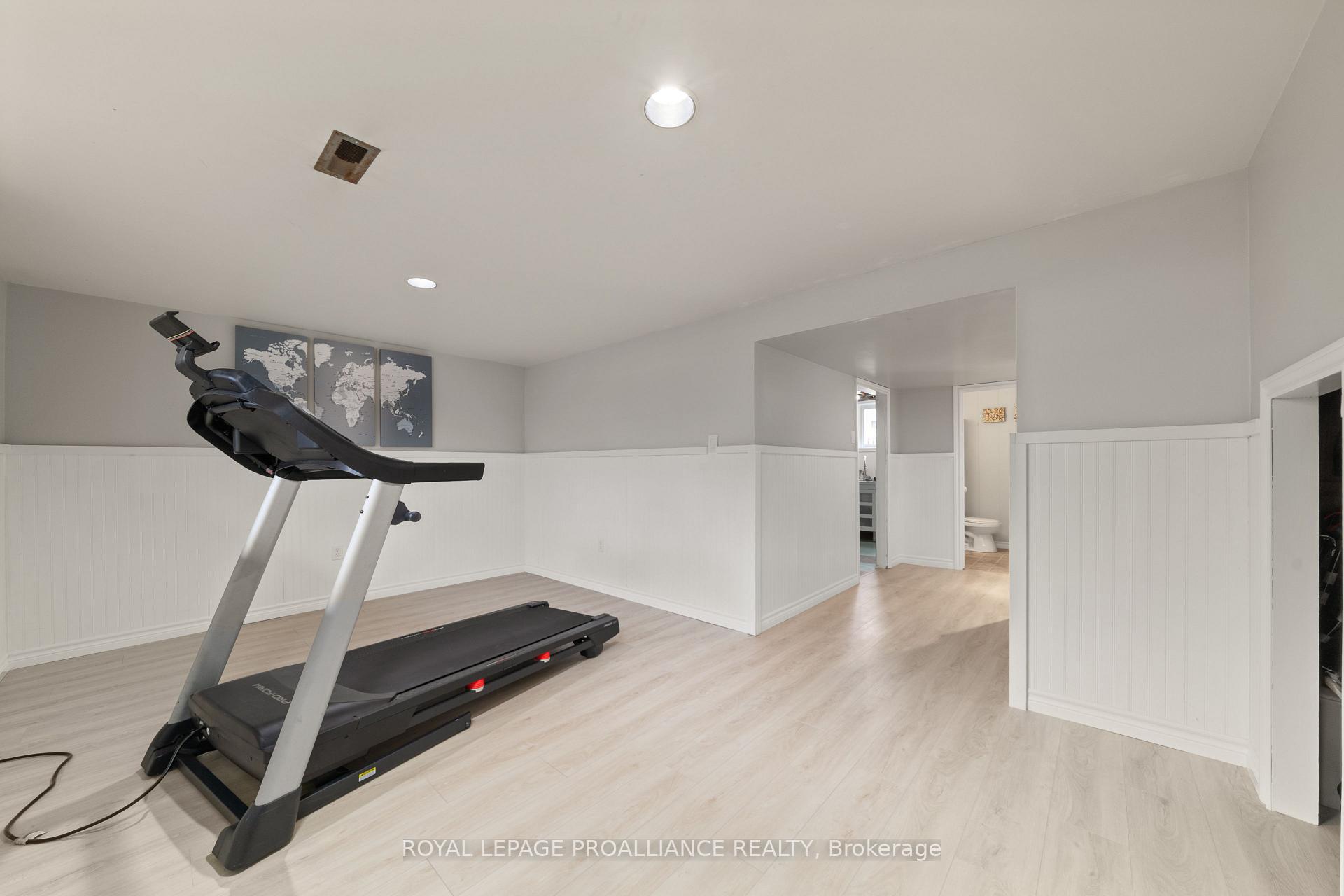 Photo 26 of 16 Kingsway Court, Belleville, Belleville Ward — HOMEH