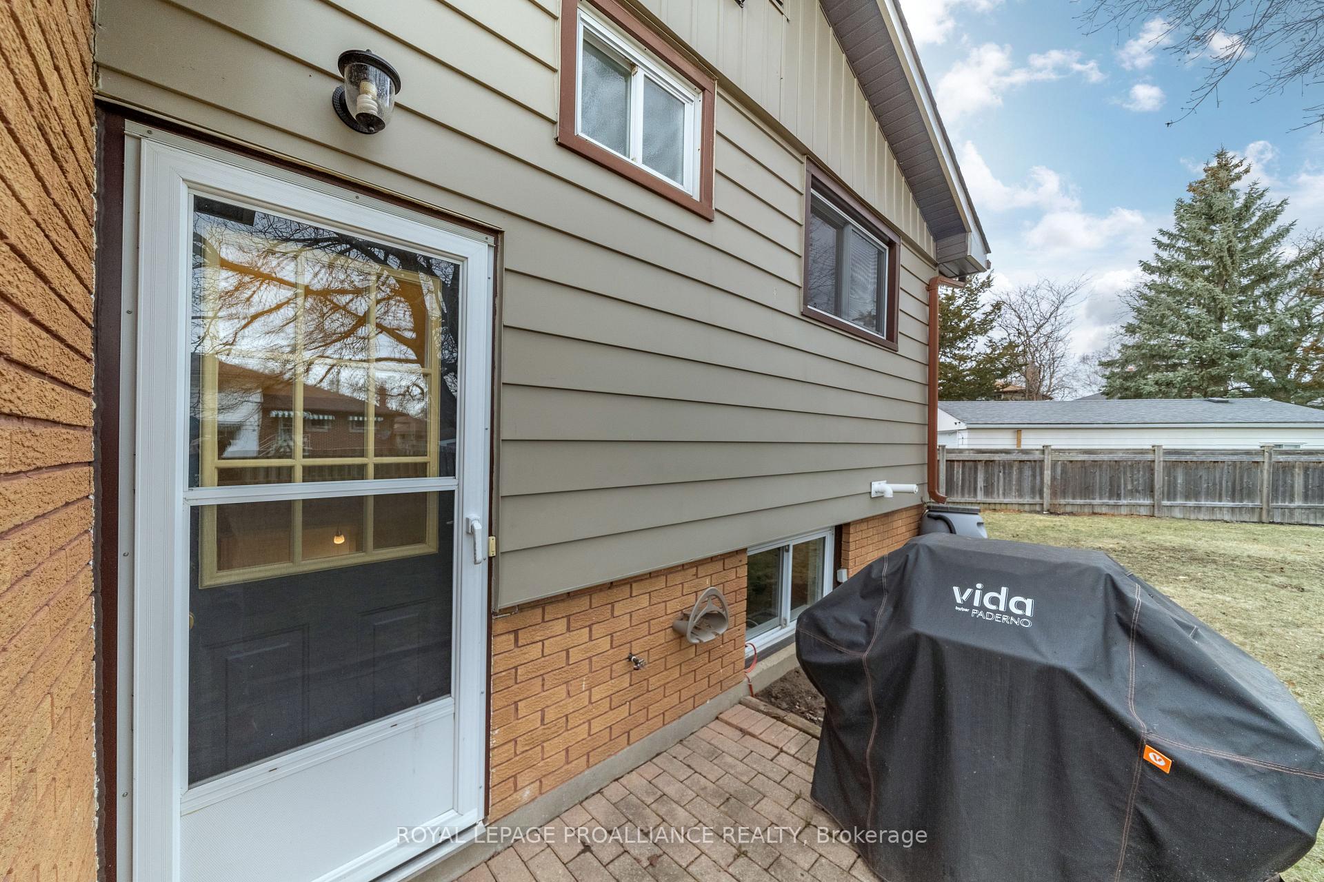 Photo 28 of 16 Kingsway Court, Belleville, Belleville Ward — HOMEH