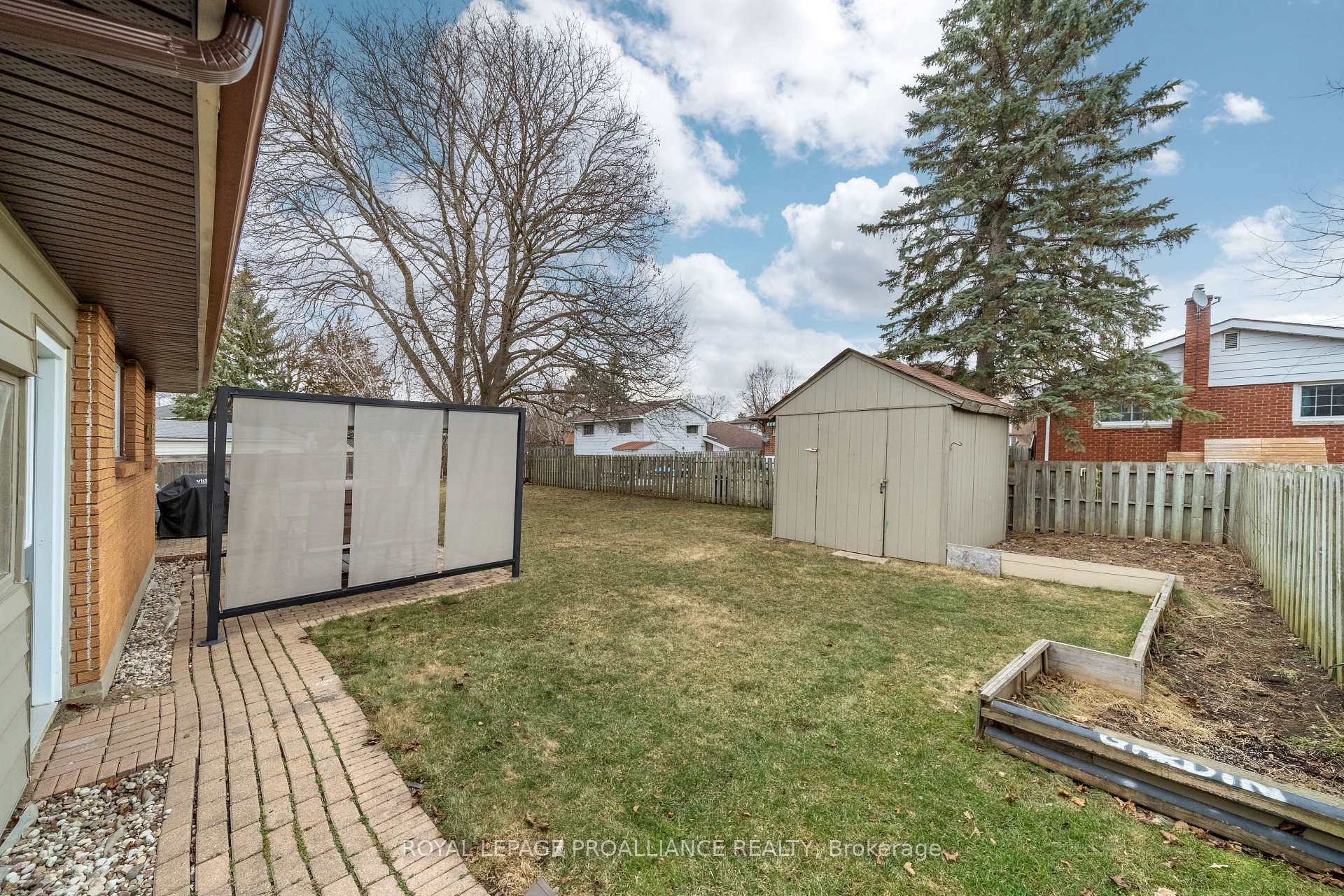 Photo 32 of 16 Kingsway Court, Belleville, Belleville Ward — HOMEH