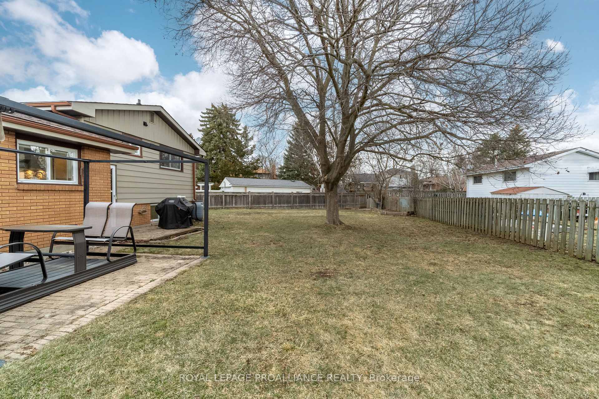 Photo 33 of 16 Kingsway Court, Belleville, Belleville Ward — HOMEH