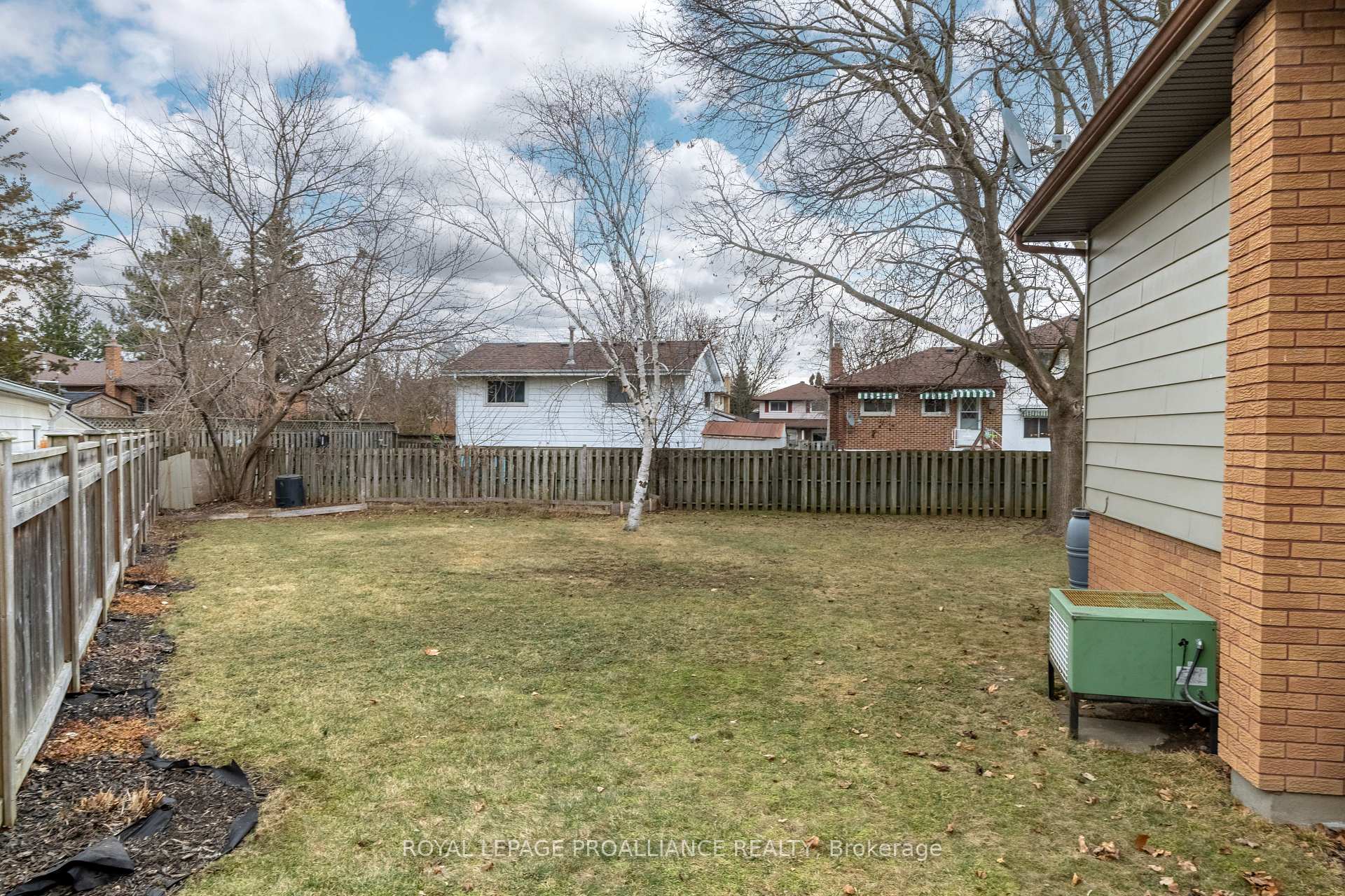 Photo 34 of 16 Kingsway Court, Belleville, Belleville Ward — HOMEH