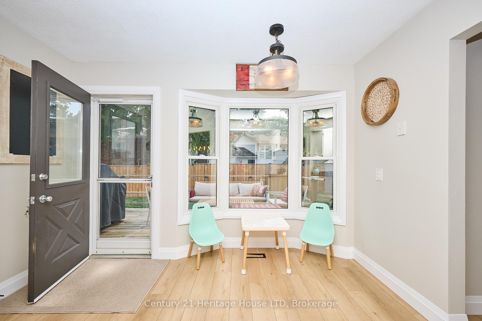 Photo 9 of 25 Birchpark Drive, Grimsby, Grimsby Beach — HOMEH
