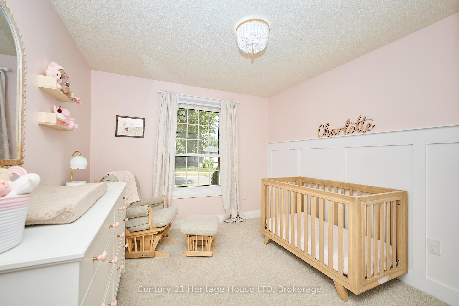Photo 16 of 25 Birchpark Drive, Grimsby, Grimsby Beach — HOMEH