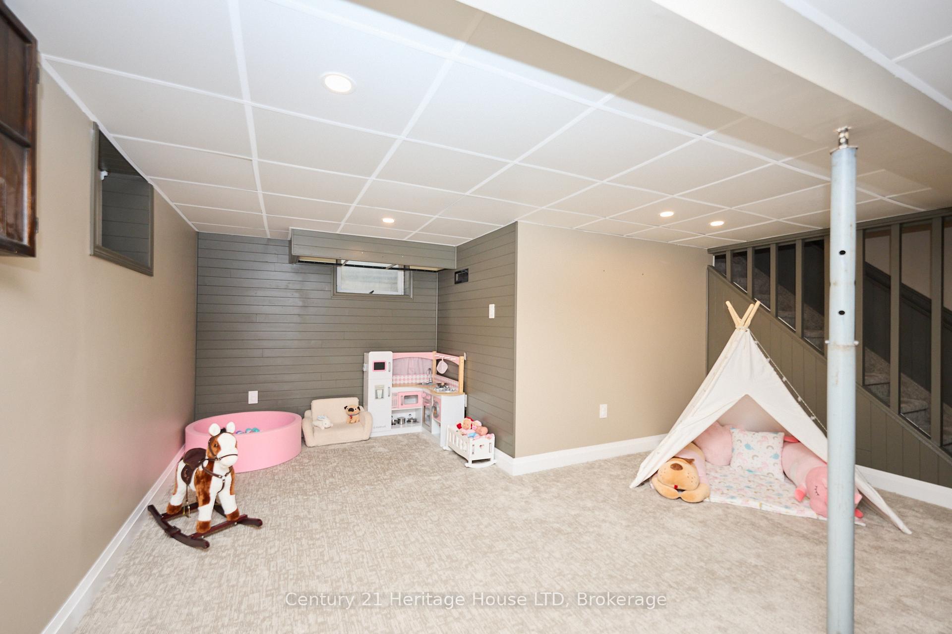 Photo 24 of 25 Birchpark Drive, Grimsby, Grimsby Beach — HOMEH