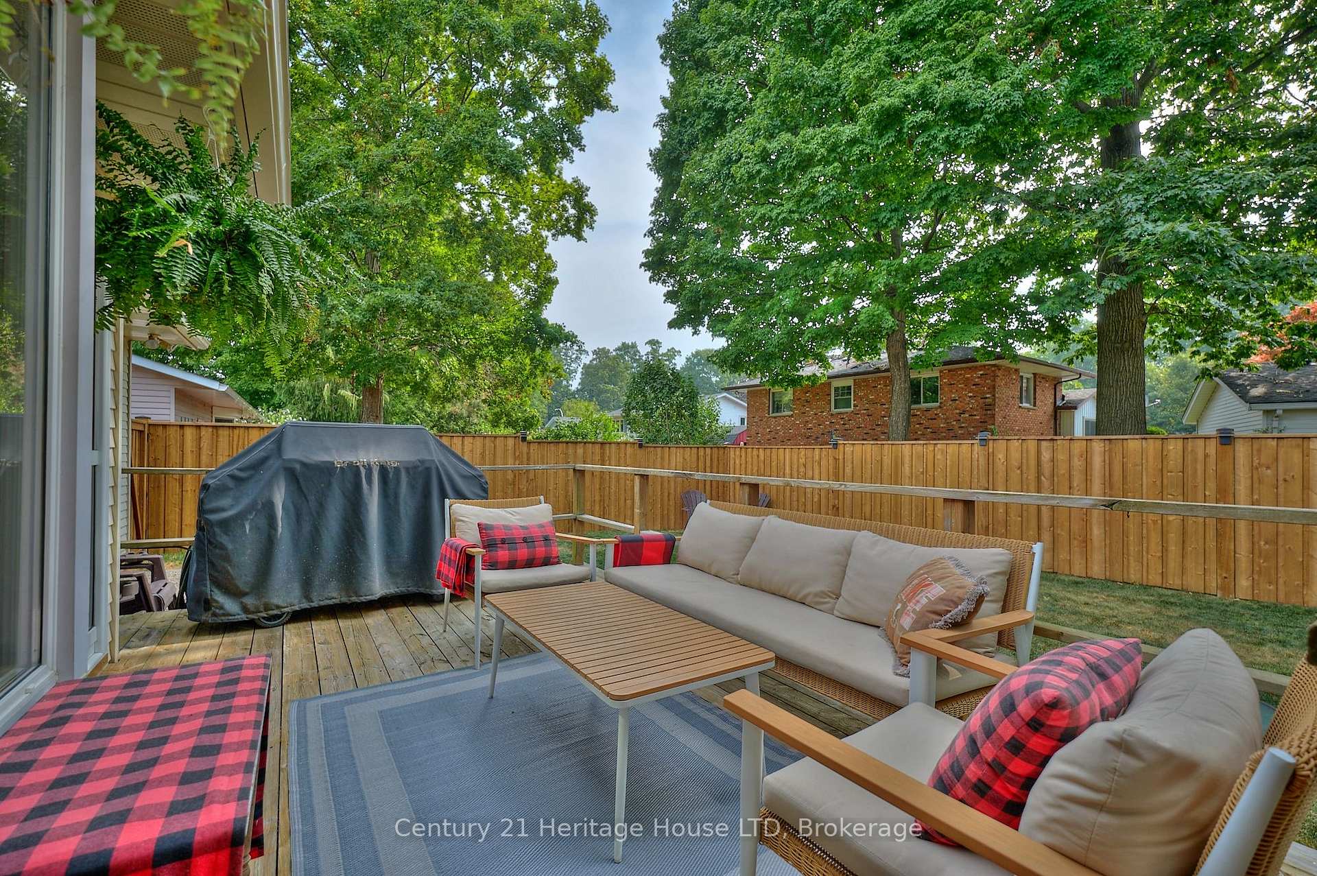 Photo 40 of 25 Birchpark Drive, Grimsby, Grimsby Beach — HOMEH