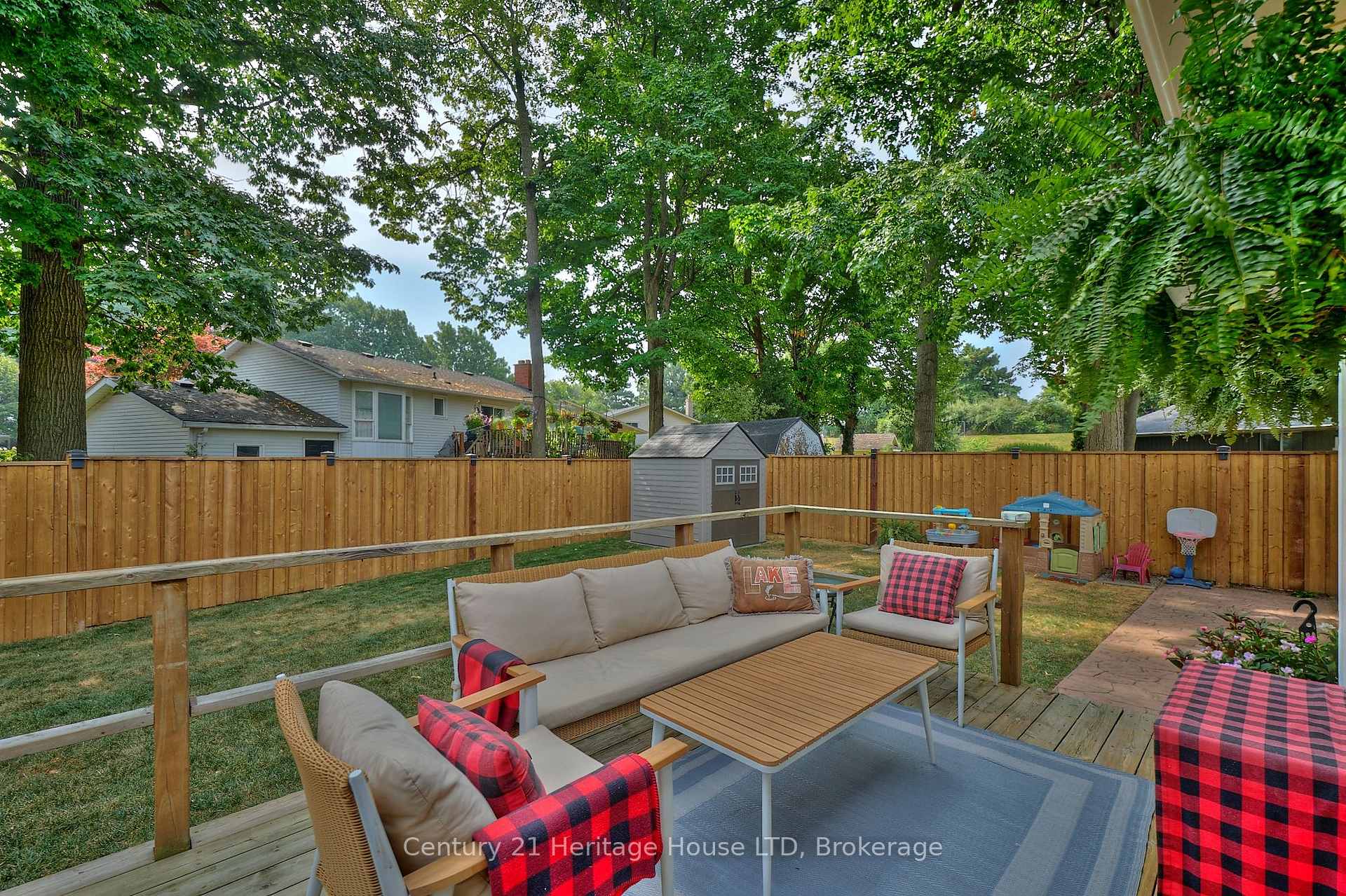 Photo 41 of 25 Birchpark Drive, Grimsby, Grimsby Beach — HOMEH