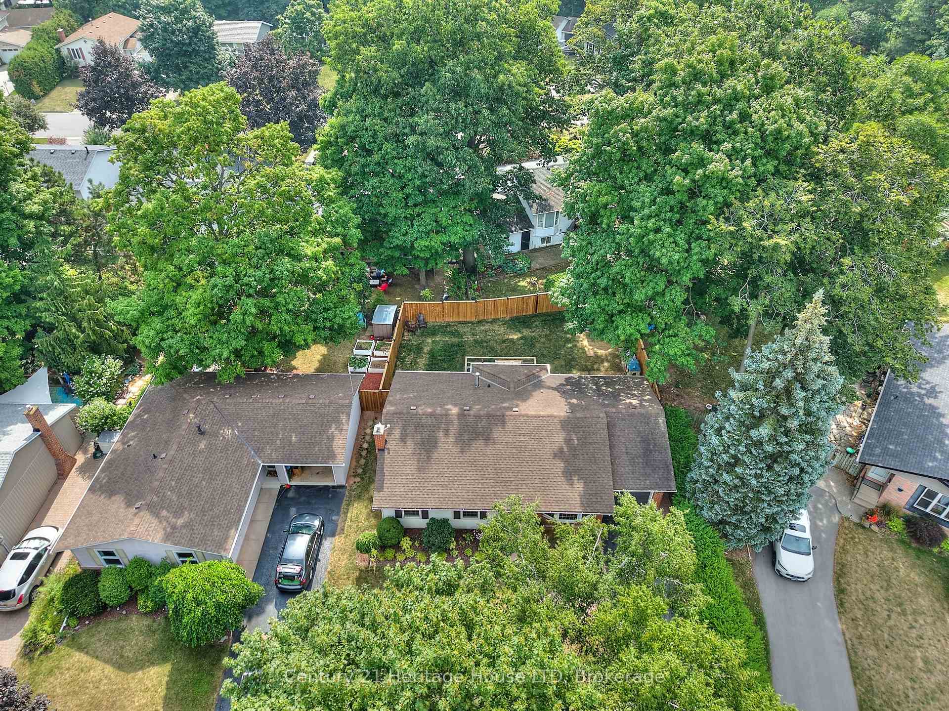 Photo 43 of 25 Birchpark Drive, Grimsby, Grimsby Beach — HOMEH