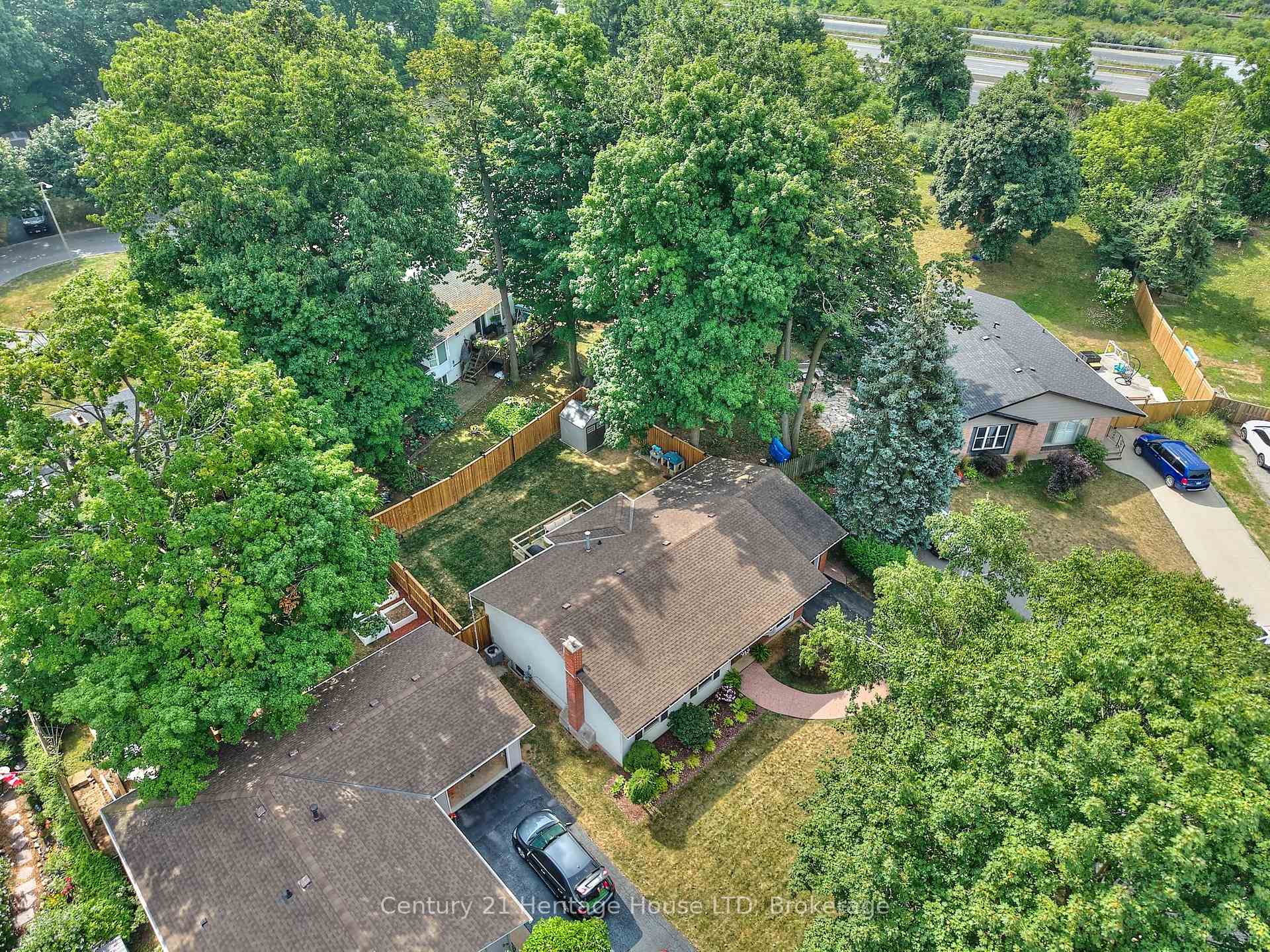 Photo 44 of 25 Birchpark Drive, Grimsby, Grimsby Beach — HOMEH