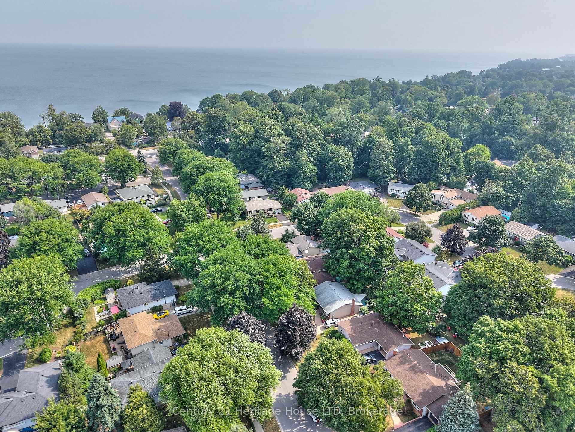 Photo 46 of 25 Birchpark Drive, Grimsby, Grimsby Beach — HOMEH