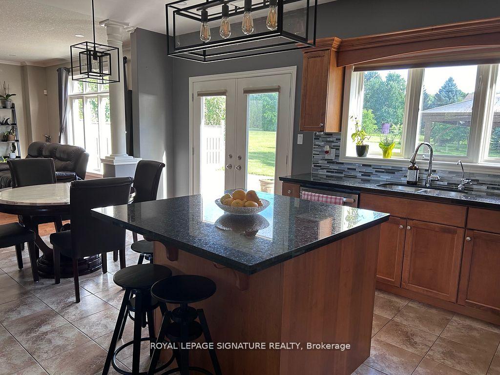 Photo 5 of 152 Central Avenue, Grimsby, Grimsby East — HOMEH