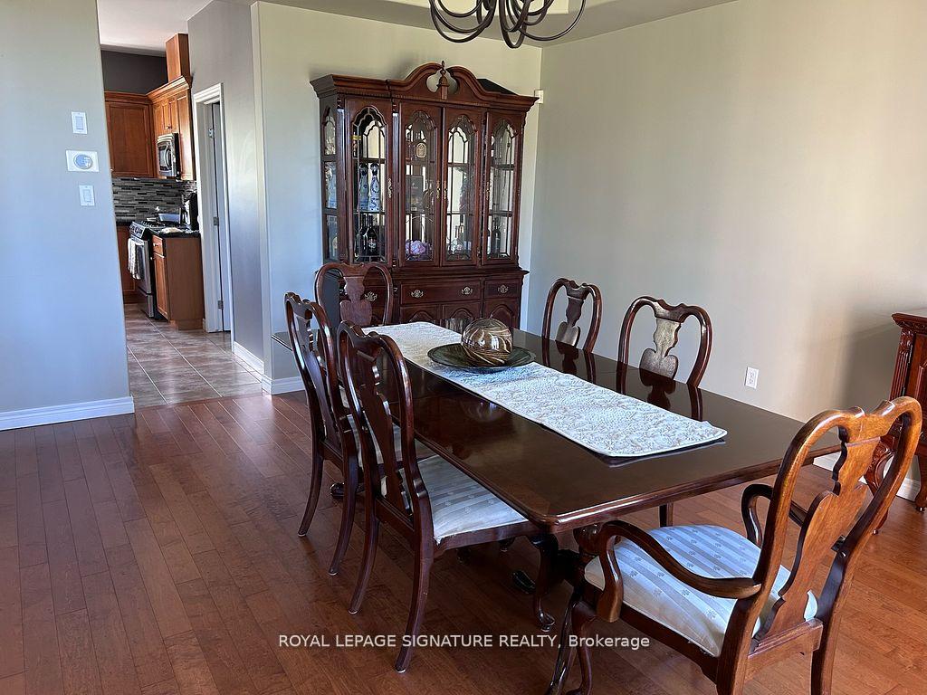 Photo 6 of 152 Central Avenue, Grimsby, Grimsby East — HOMEH