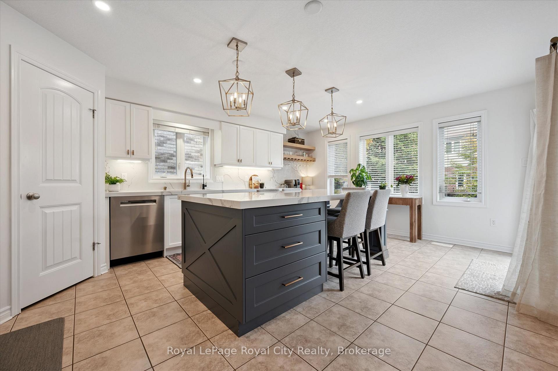 Photo 10 of 38 Baxter Drive, Guelph, Pineridge/Westminster Woods — HOMEH