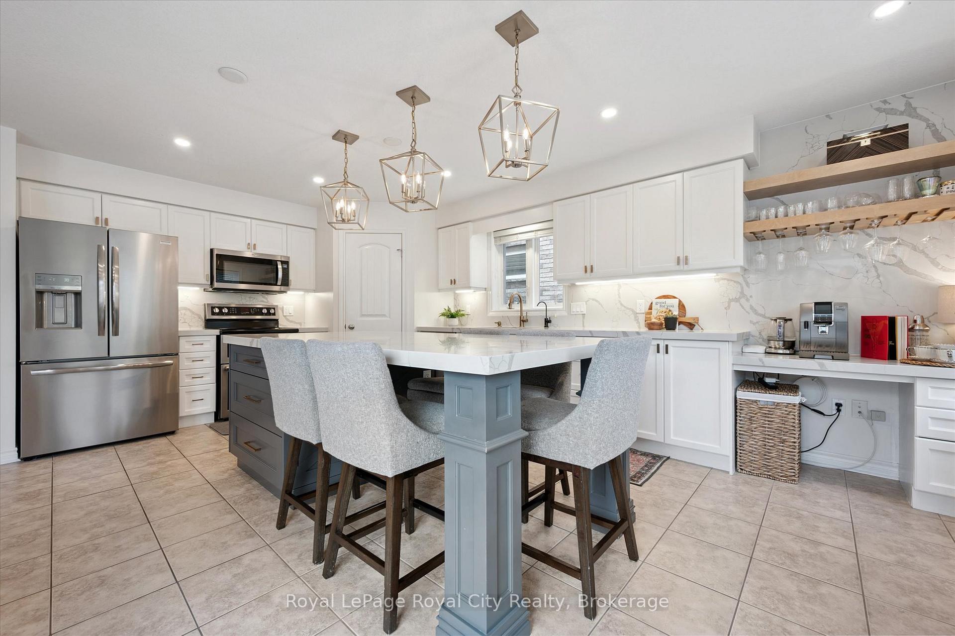 Photo 11 of 38 Baxter Drive, Guelph, Pineridge/Westminster Woods — HOMEH