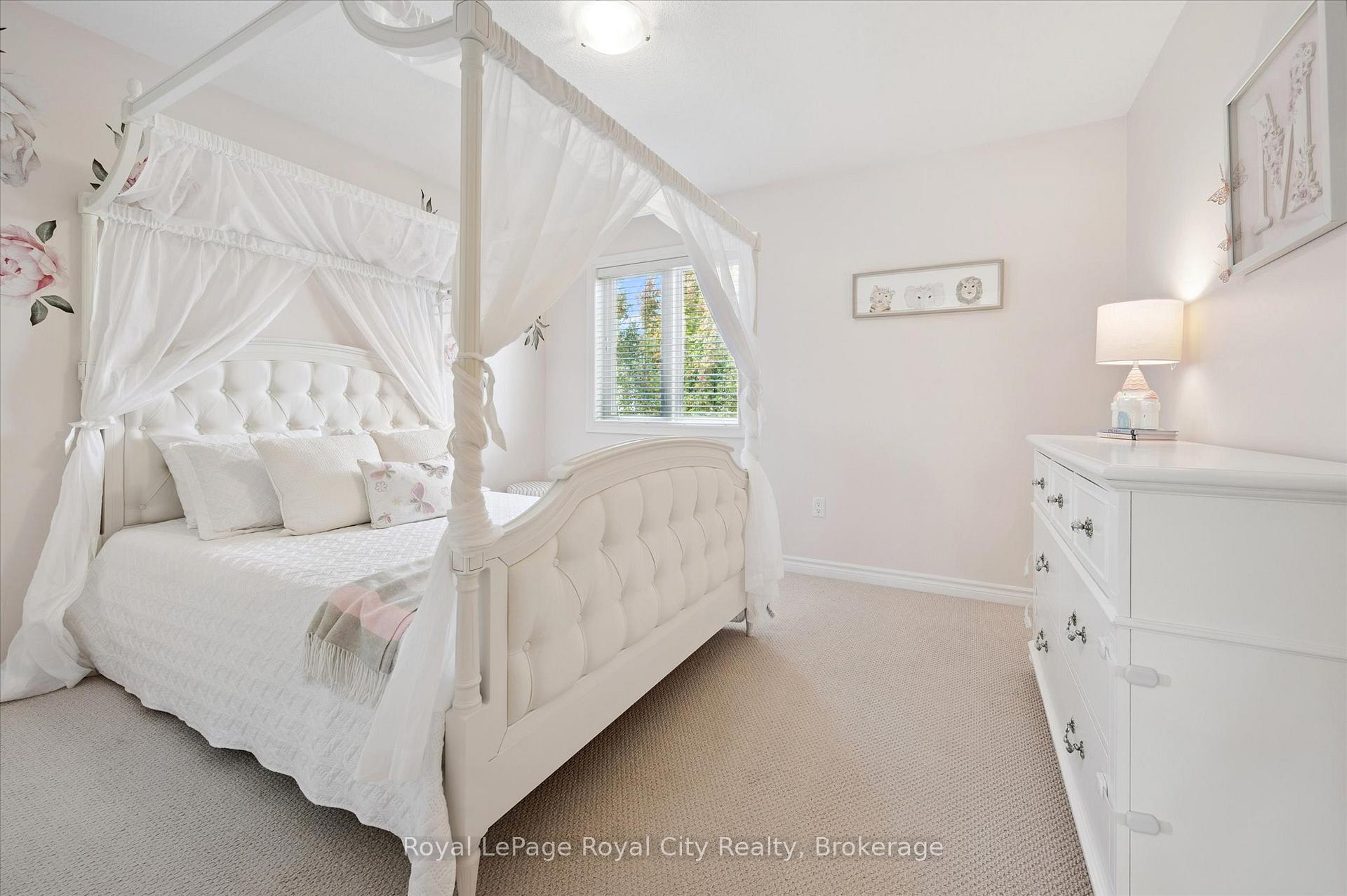 Photo 23 of 38 Baxter Drive, Guelph, Pineridge/Westminster Woods — HOMEH