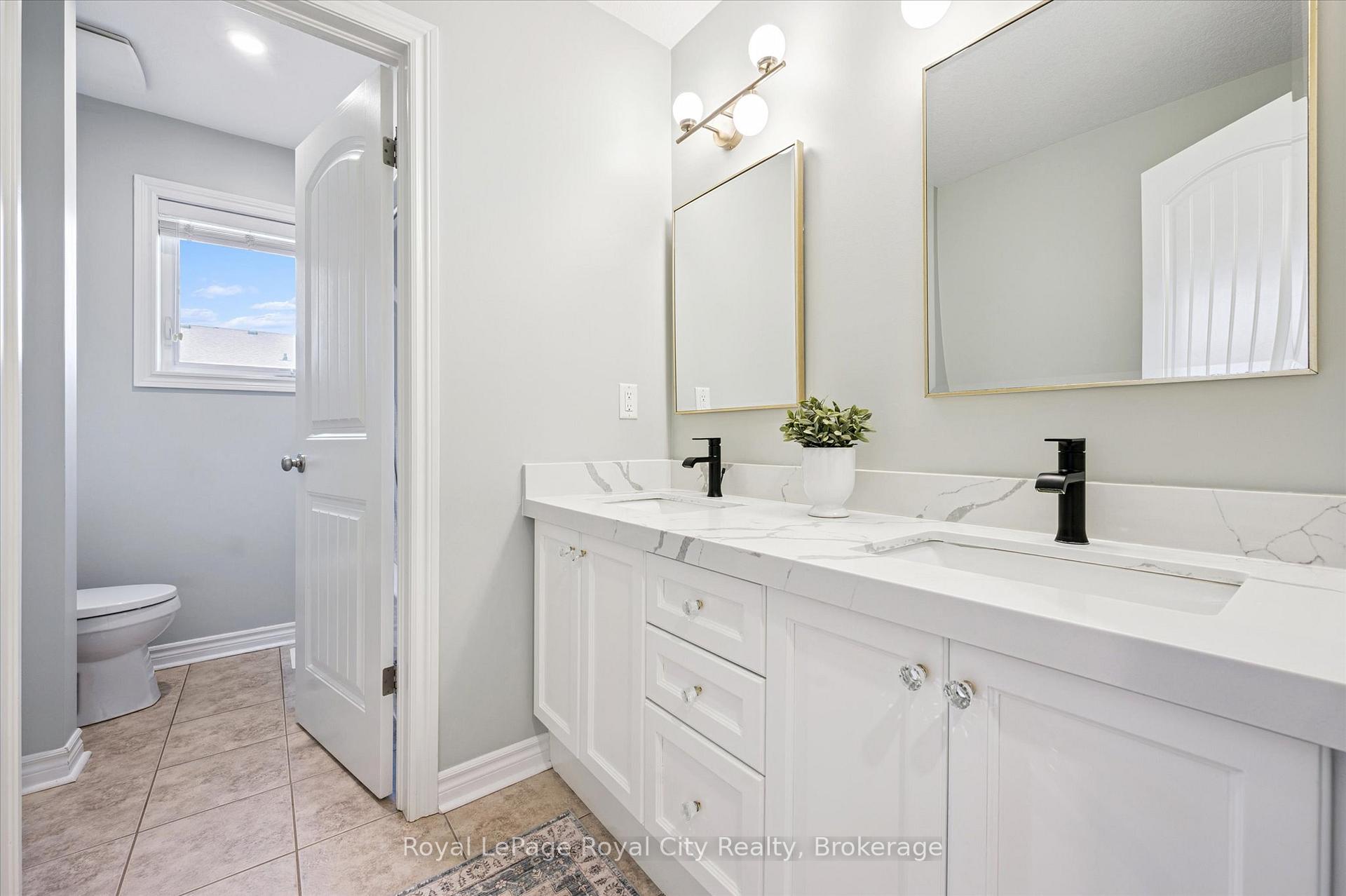 Photo 25 of 38 Baxter Drive, Guelph, Pineridge/Westminster Woods — HOMEH