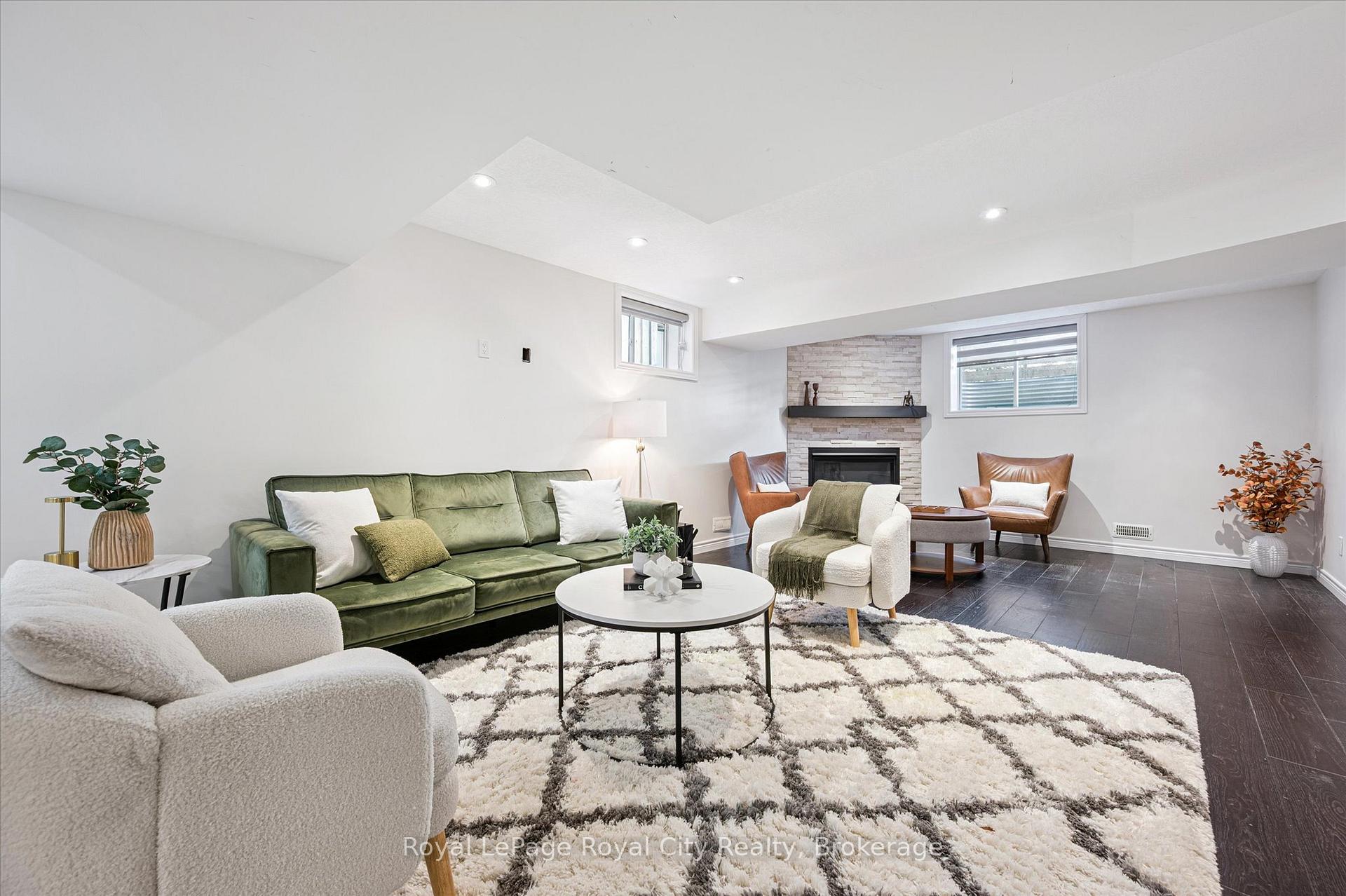 Photo 27 of 38 Baxter Drive, Guelph, Pineridge/Westminster Woods — HOMEH
