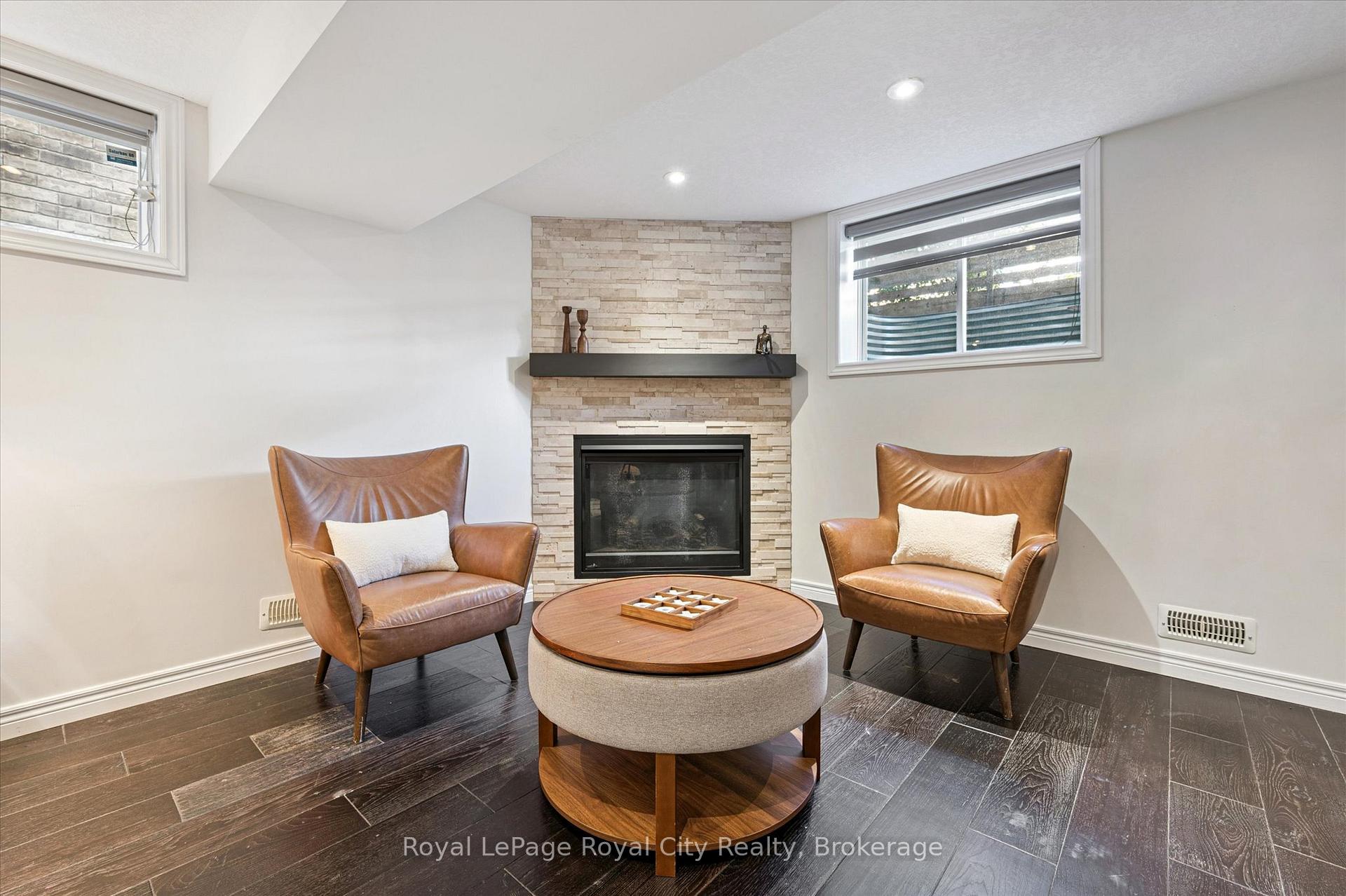 Photo 28 of 38 Baxter Drive, Guelph, Pineridge/Westminster Woods — HOMEH