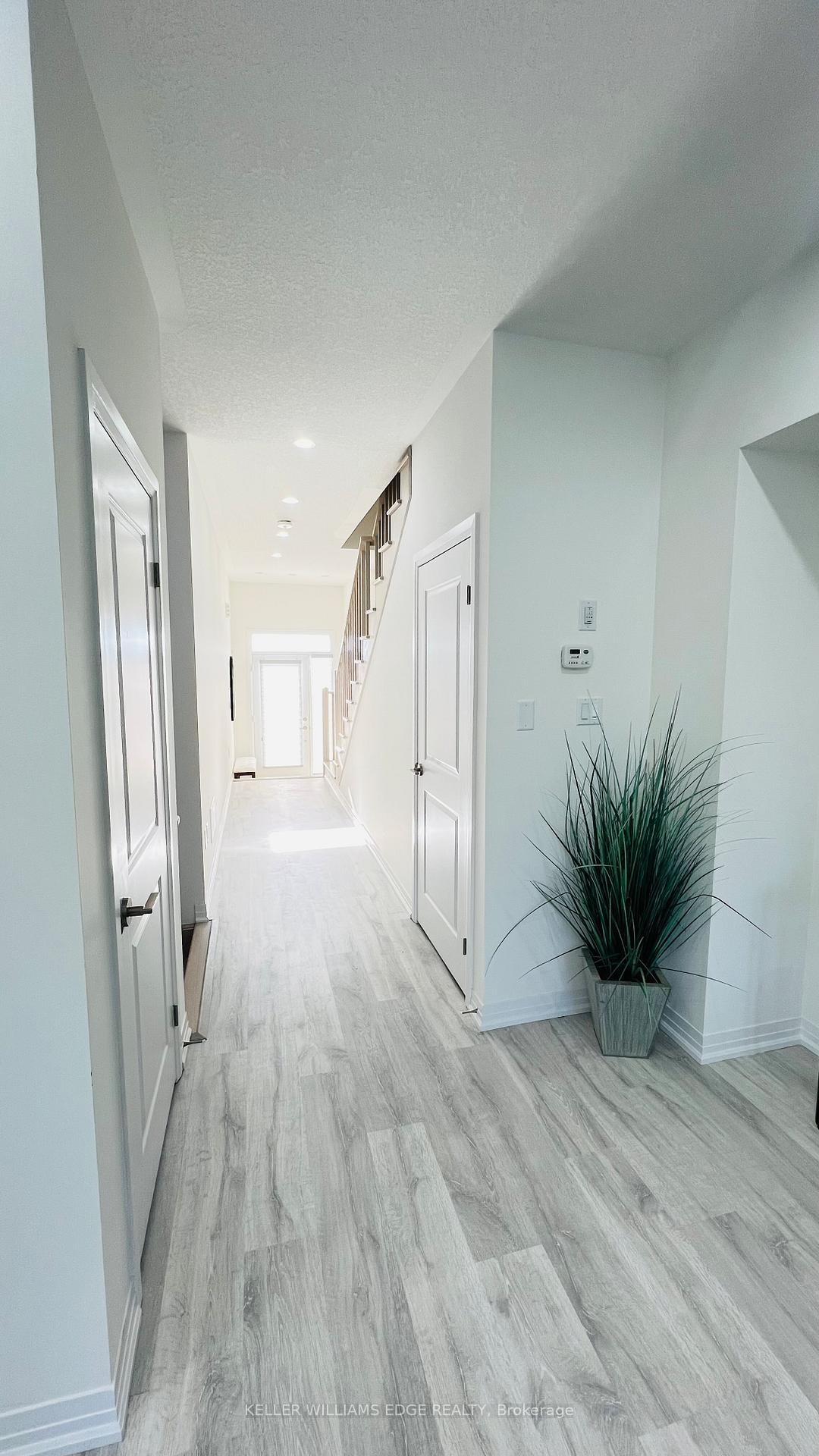 Photo 22 of 17 George Brier Drive W, Brant, Paris — HOMEH
