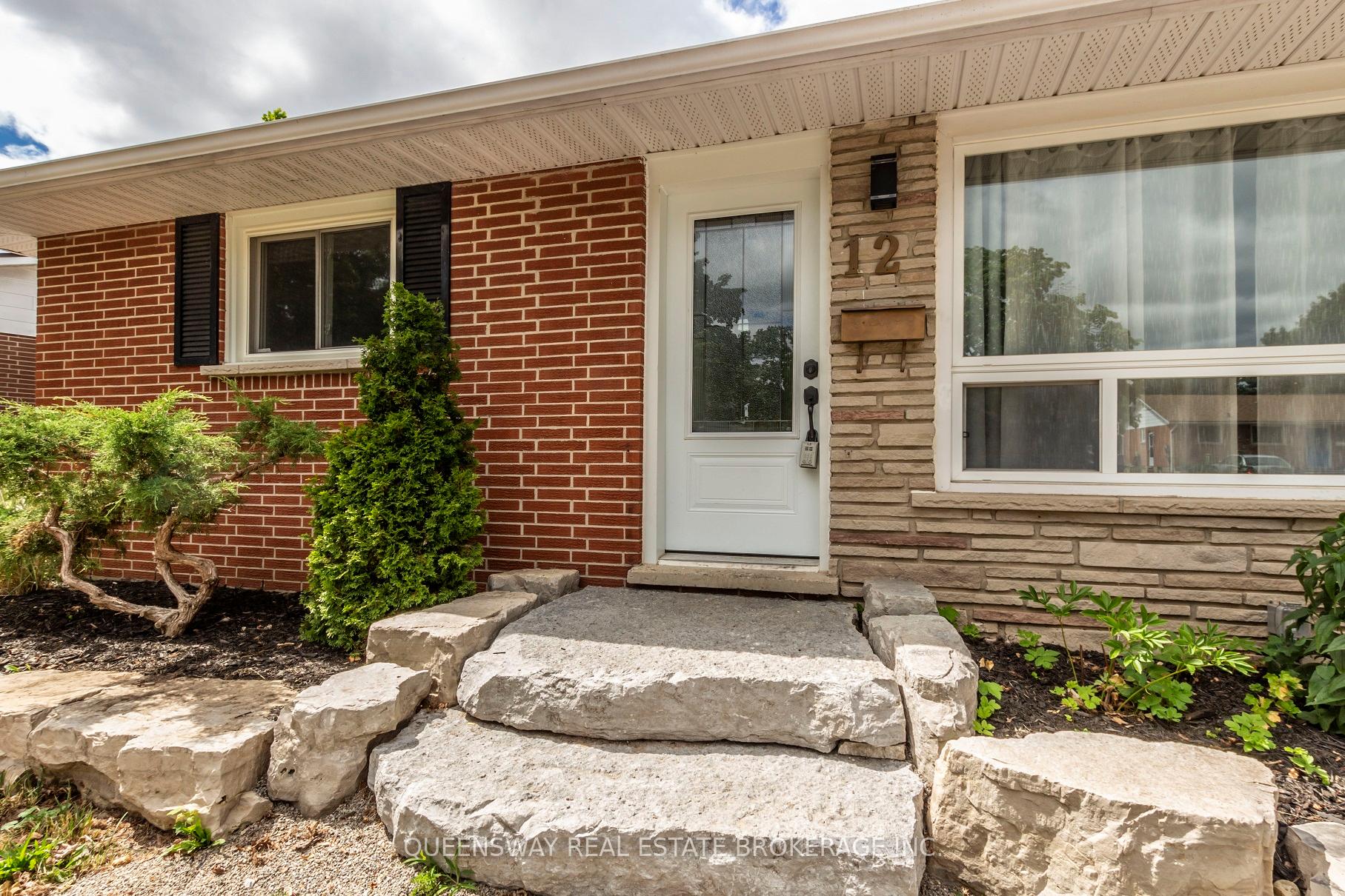 Photo 4 of 12 Argyle Drive, Guelph, Dovercliffe Park/Old University — HOMEH
