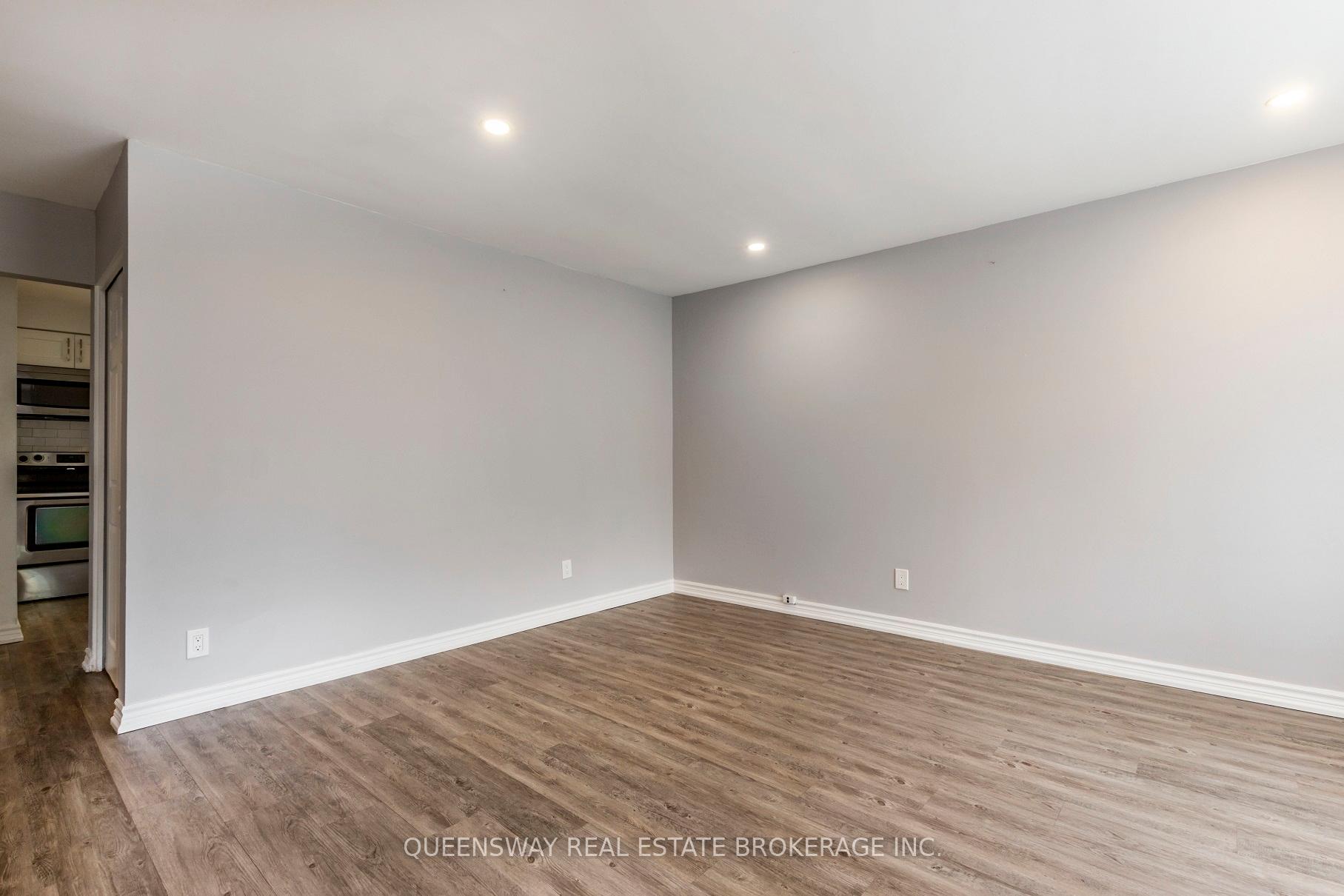 Photo 6 of 12 Argyle Drive, Guelph, Dovercliffe Park/Old University — HOMEH