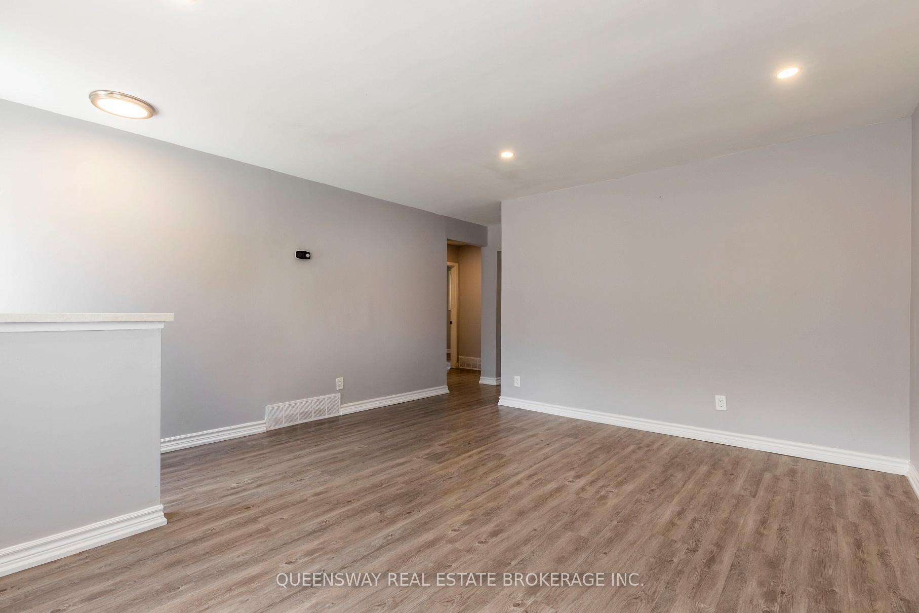 Photo 7 of 12 Argyle Drive, Guelph, Dovercliffe Park/Old University — HOMEH