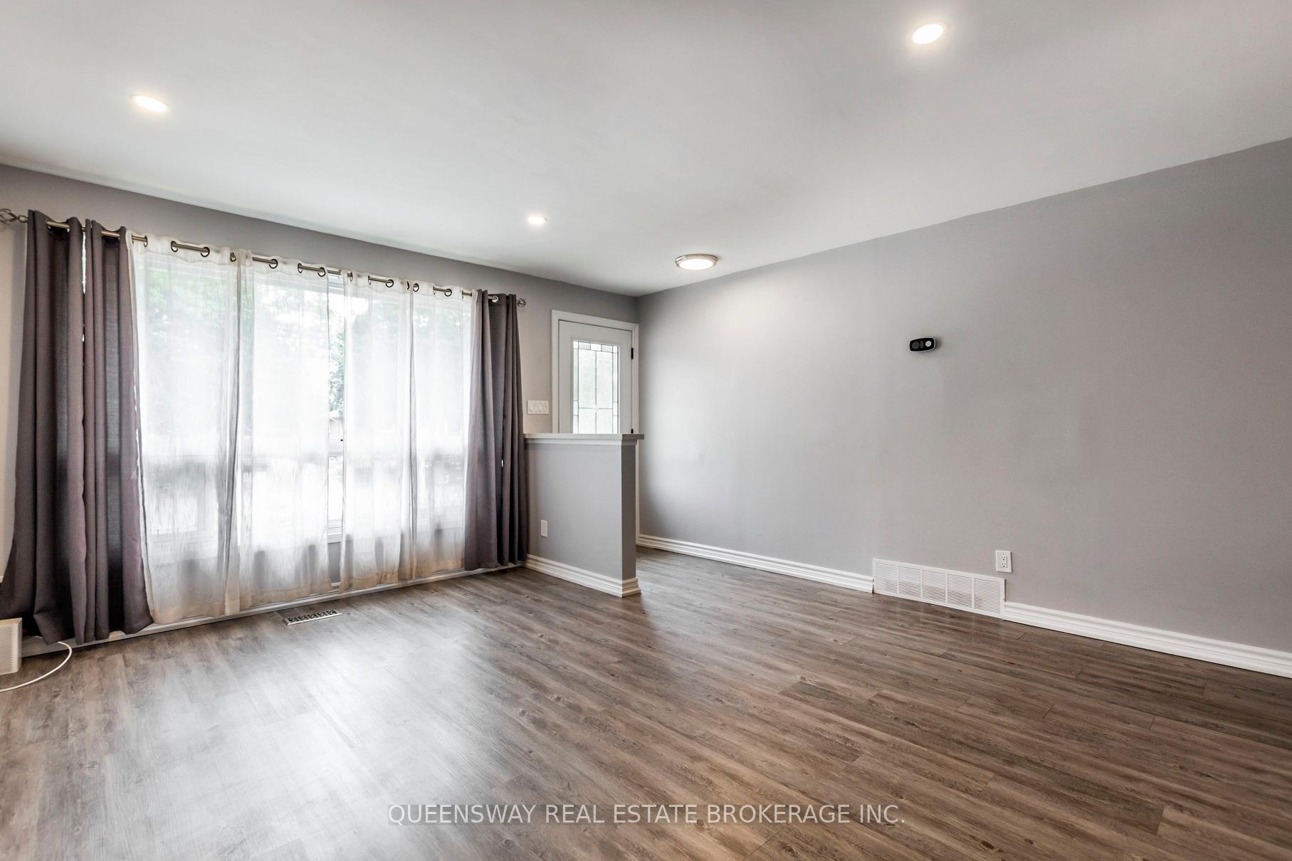 Photo 8 of 12 Argyle Drive, Guelph, Dovercliffe Park/Old University — HOMEH
