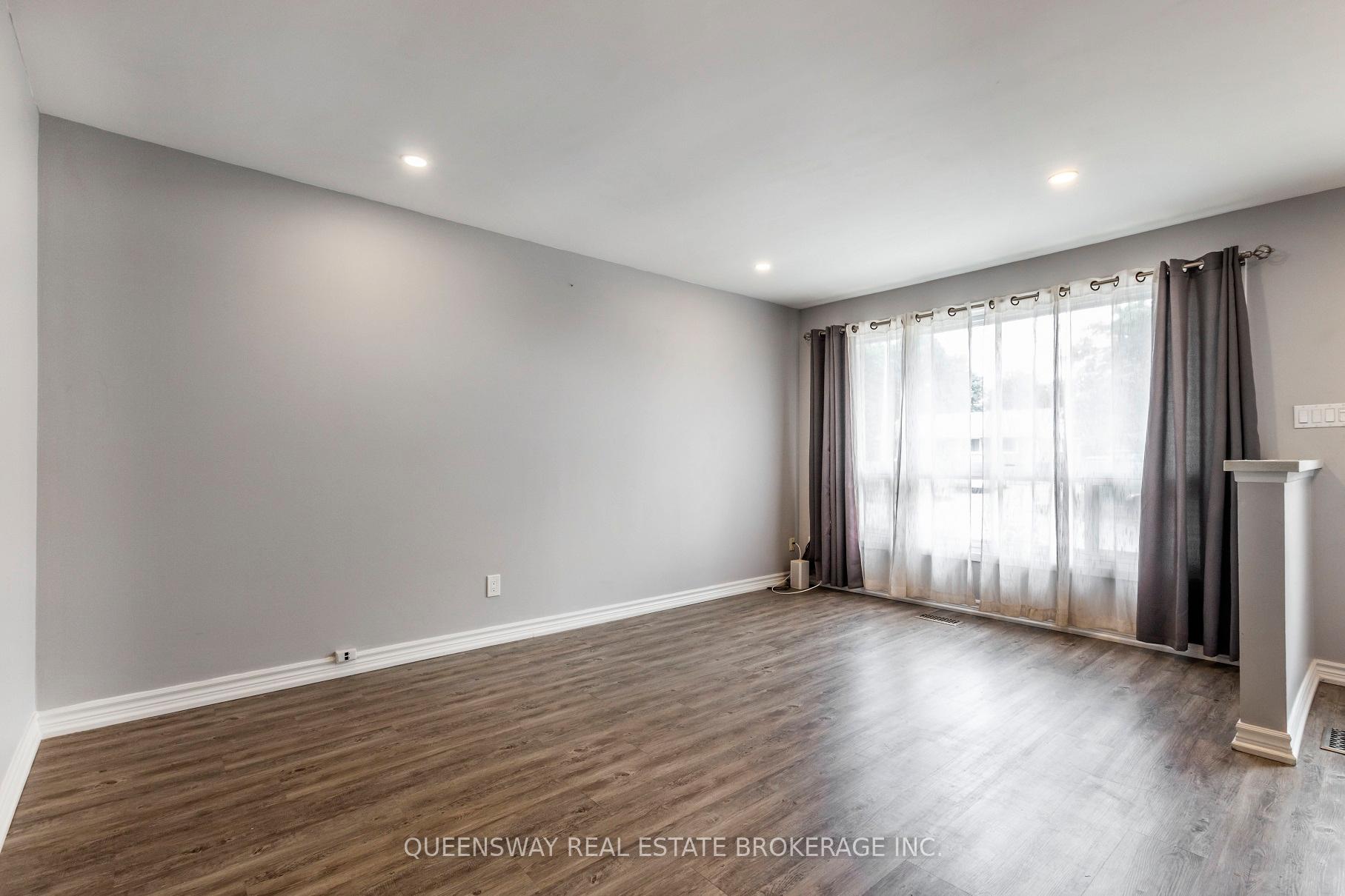 Photo 9 of 12 Argyle Drive, Guelph, Dovercliffe Park/Old University — HOMEH