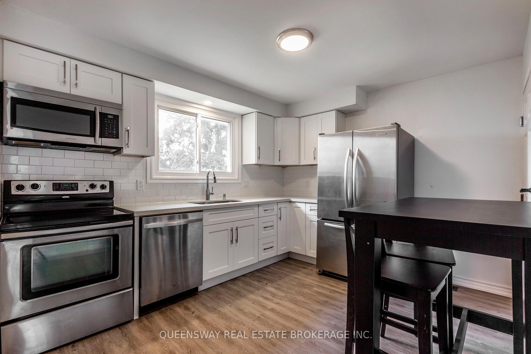Photo 10 of 12 Argyle Drive, Guelph, Dovercliffe Park/Old University — HOMEH