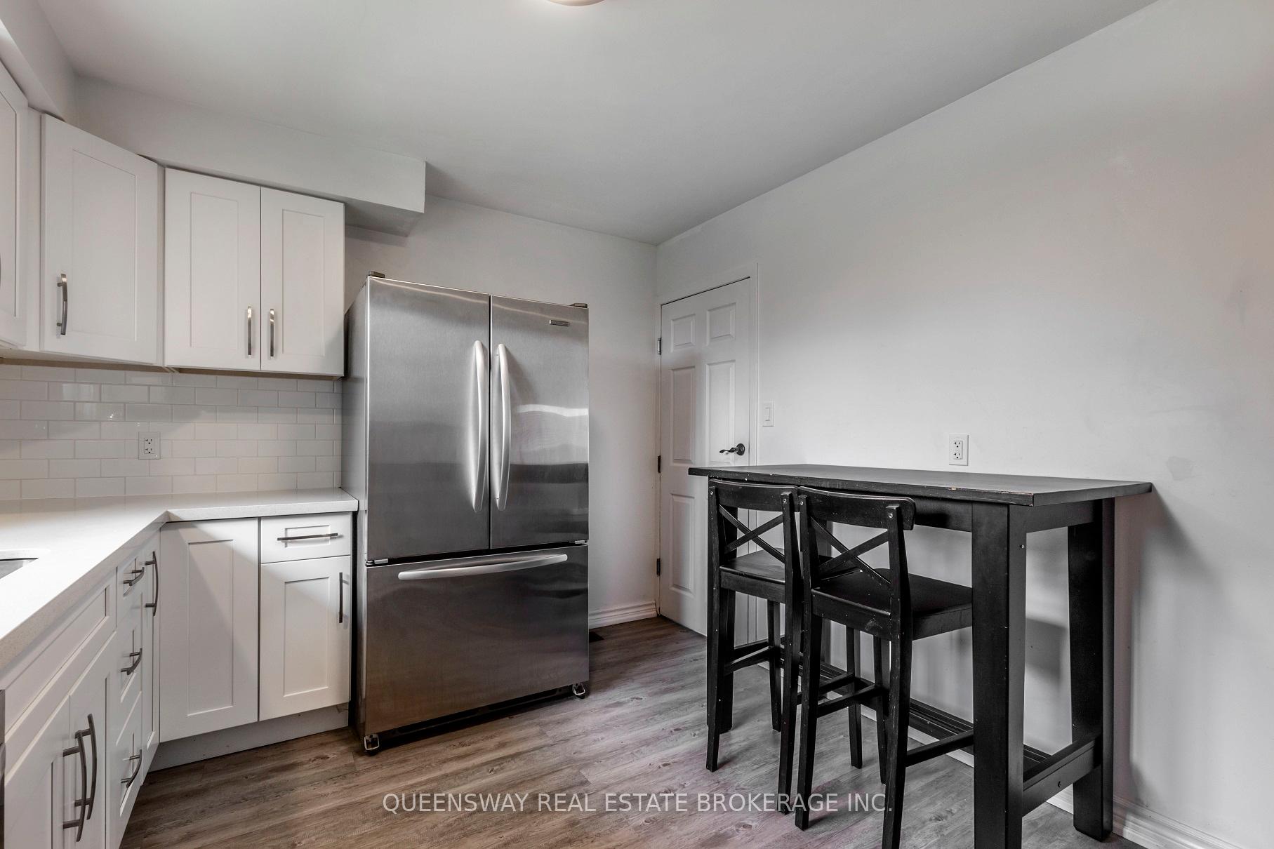 Photo 11 of 12 Argyle Drive, Guelph, Dovercliffe Park/Old University — HOMEH