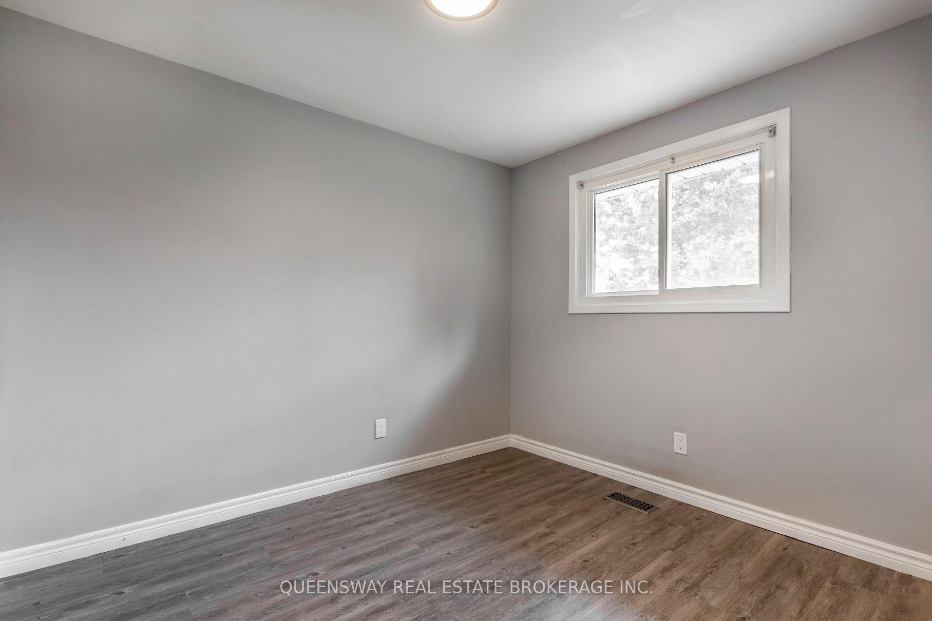 Photo 13 of 12 Argyle Drive, Guelph, Dovercliffe Park/Old University — HOMEH
