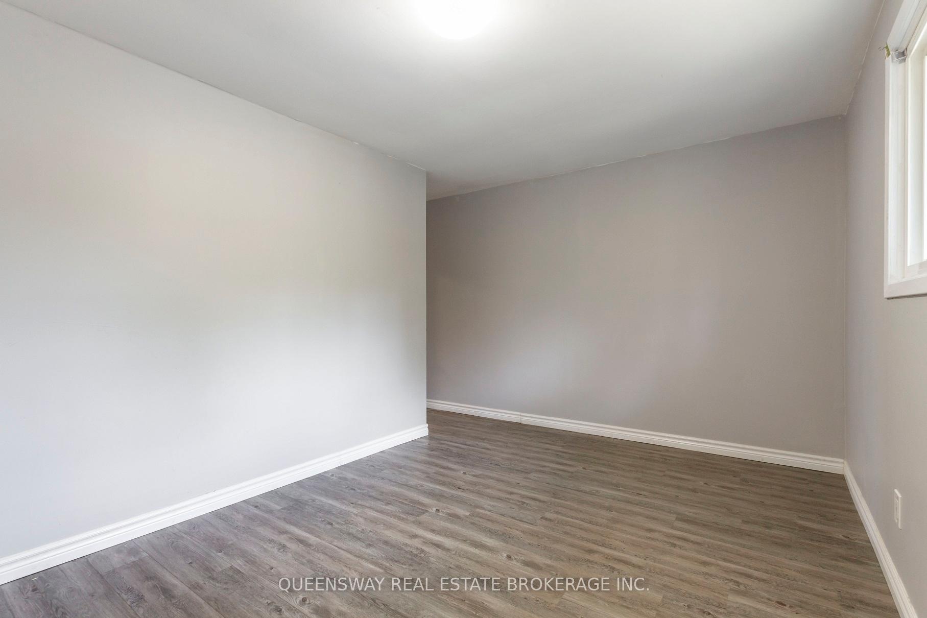 Photo 21 of 12 Argyle Drive, Guelph, Dovercliffe Park/Old University — HOMEH