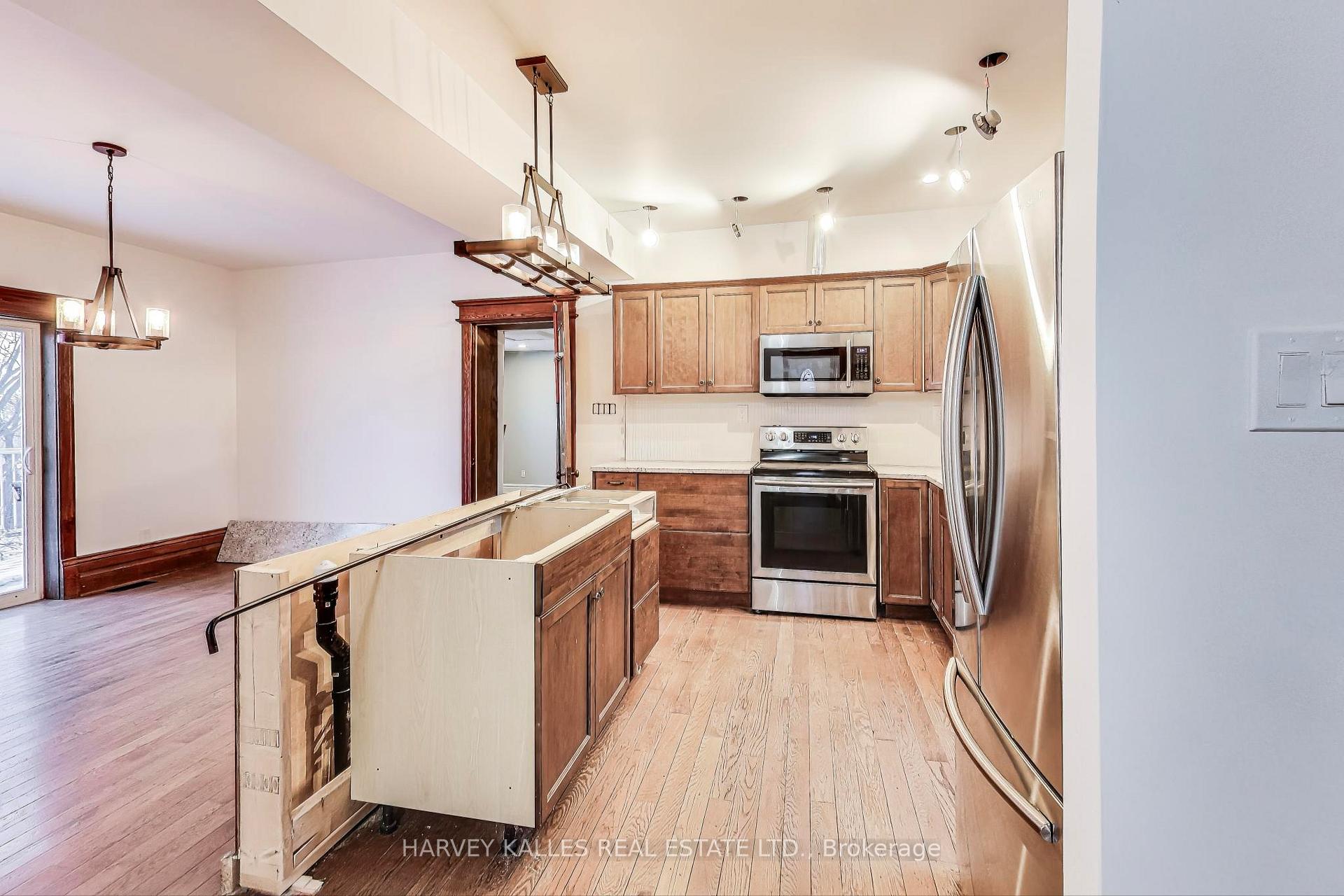 Photo 13 of 8837 County Rd 91, Clearview, Stayner — HOMEH