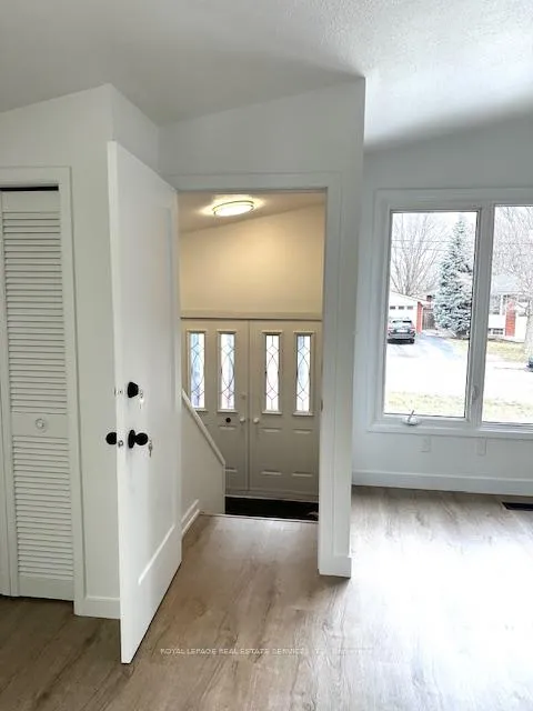 Photo 2 of 35 Karen Crescent, Hamilton, Mountview — HOMEH