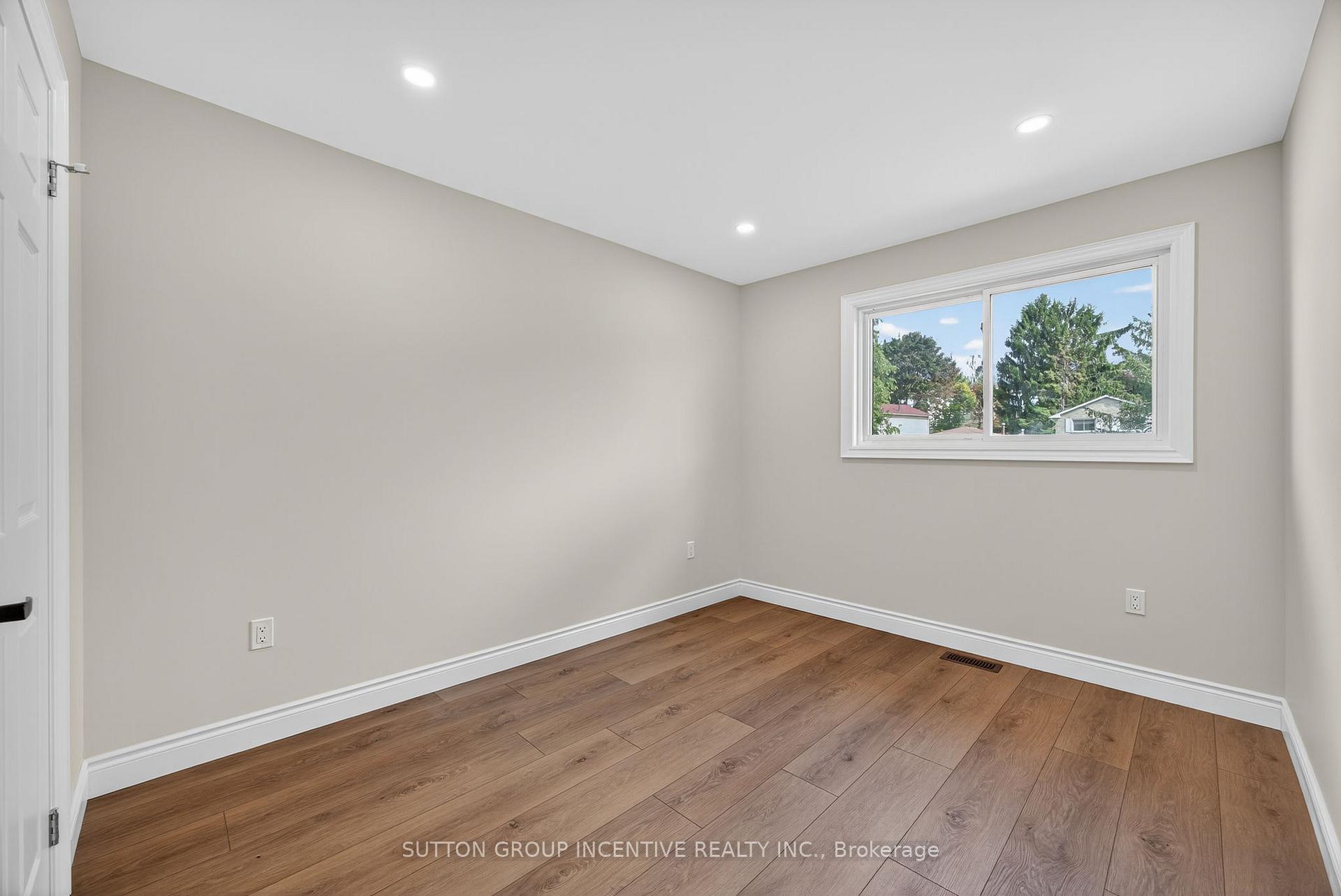 Photo 29 of 20 Fox Run, Barrie, Sunnidale — HOMEH