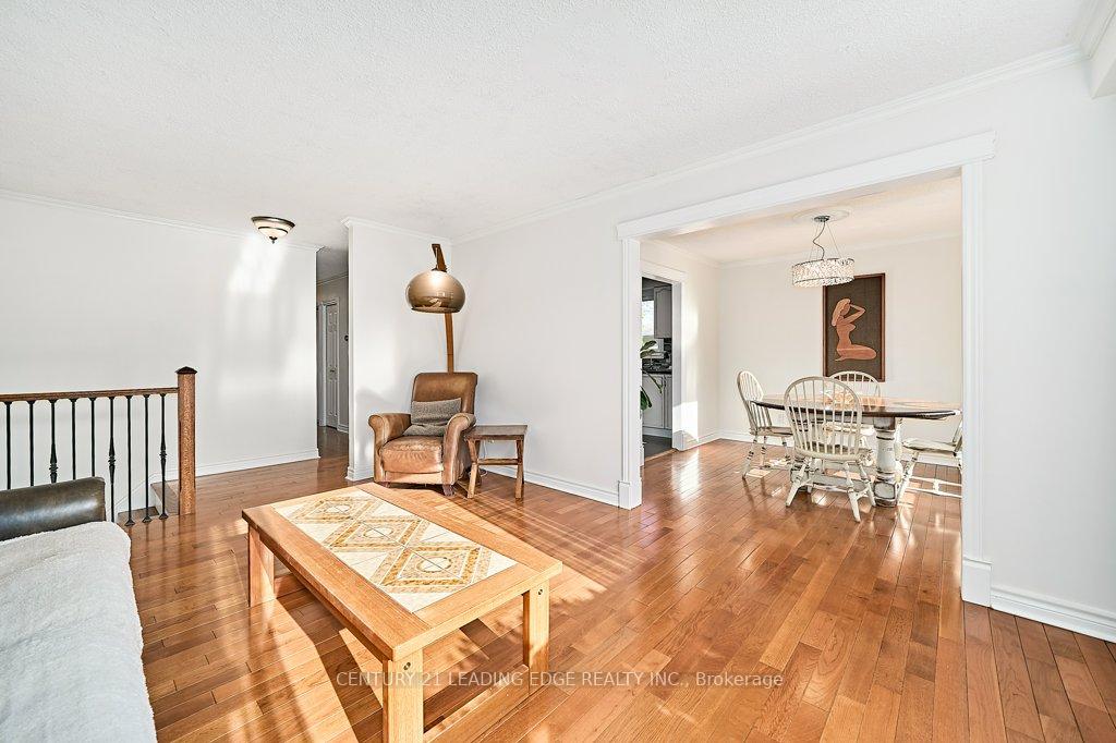 Photo 13 of 25 Eileen Drive, Barrie, Allandale Heights — HOMEH