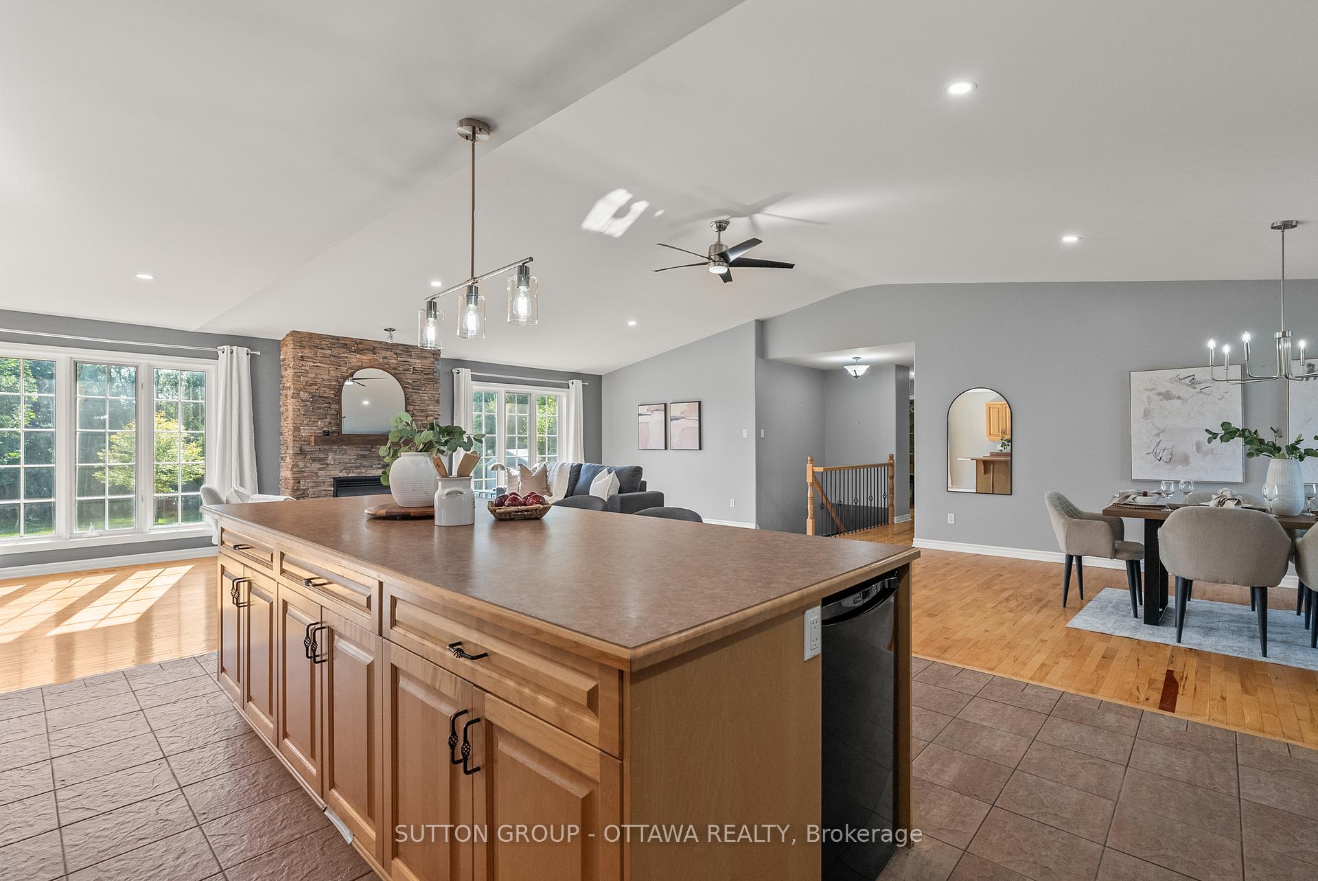 Photo 9 of 1528 Back Place Avenue, Ottawa, Greely — HOMEH