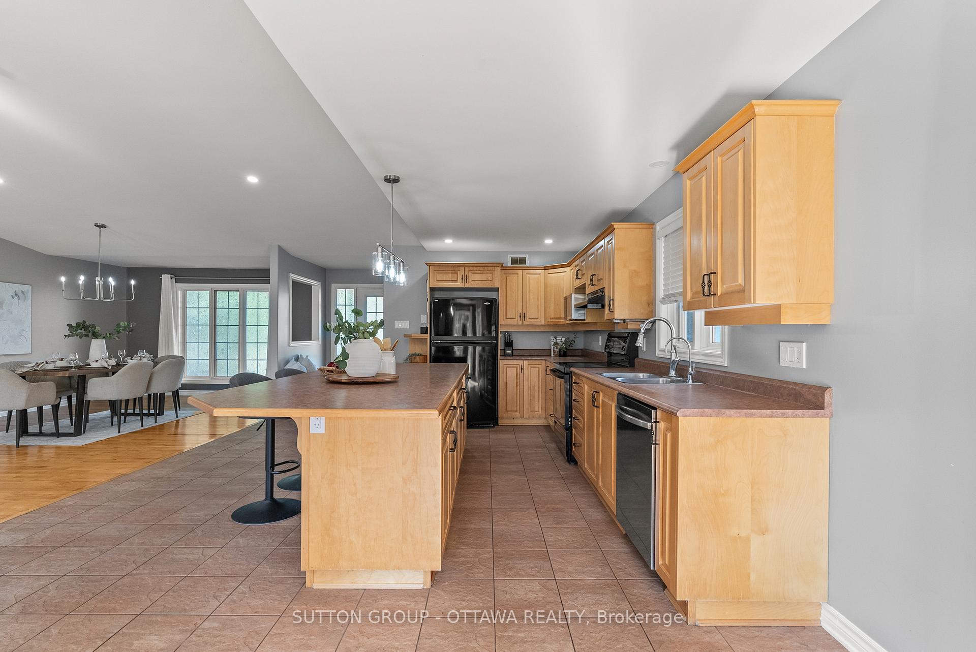 Photo 10 of 1528 Back Place Avenue, Ottawa, Greely — HOMEH