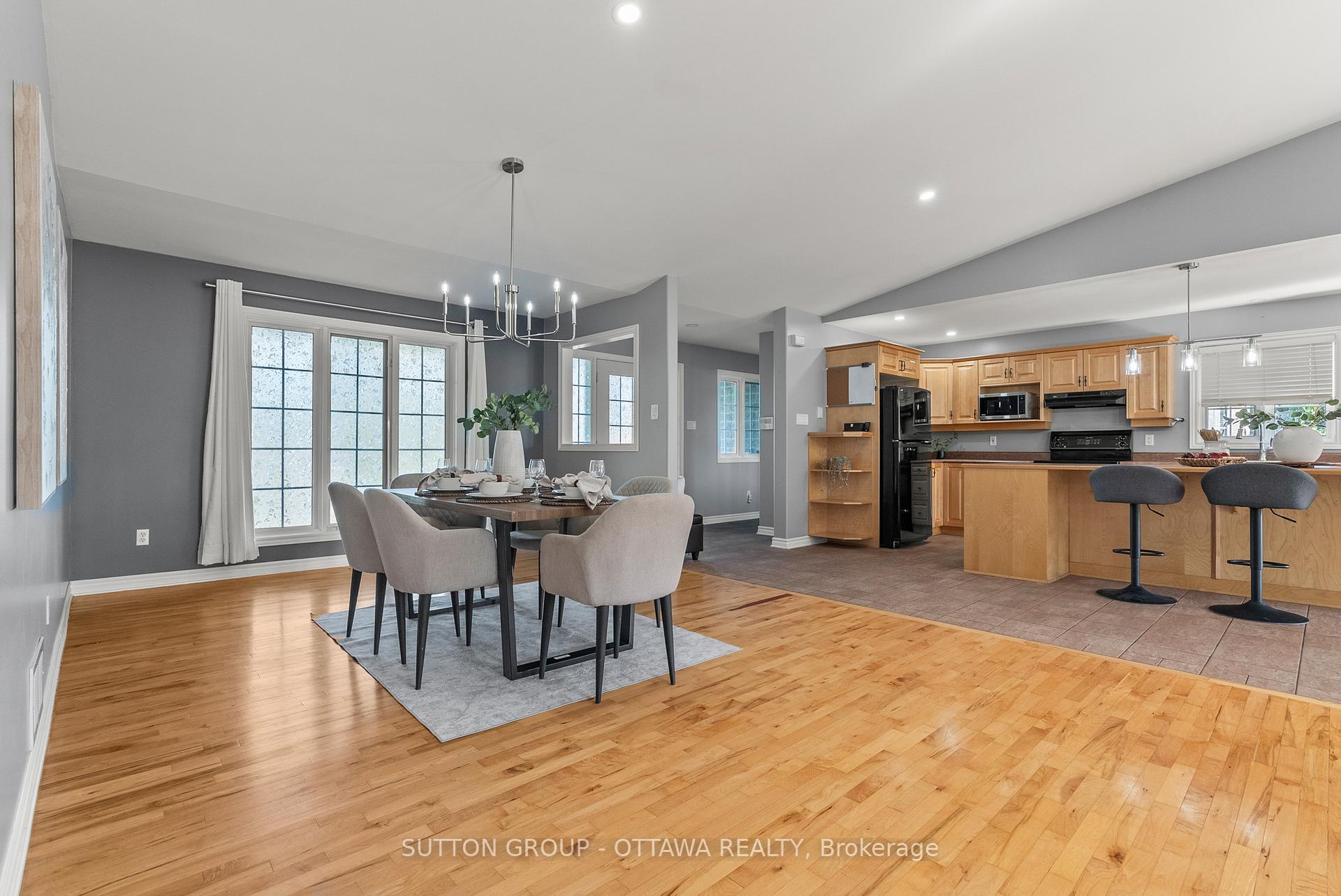Photo 12 of 1528 Back Place Avenue, Ottawa, Greely — HOMEH