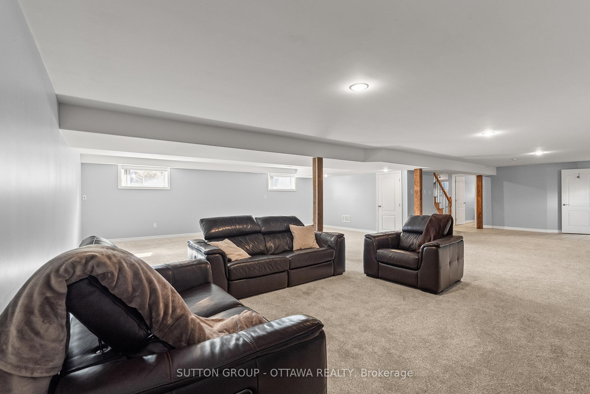 Photo 25 of 1528 Back Place Avenue, Ottawa, Greely — HOMEH