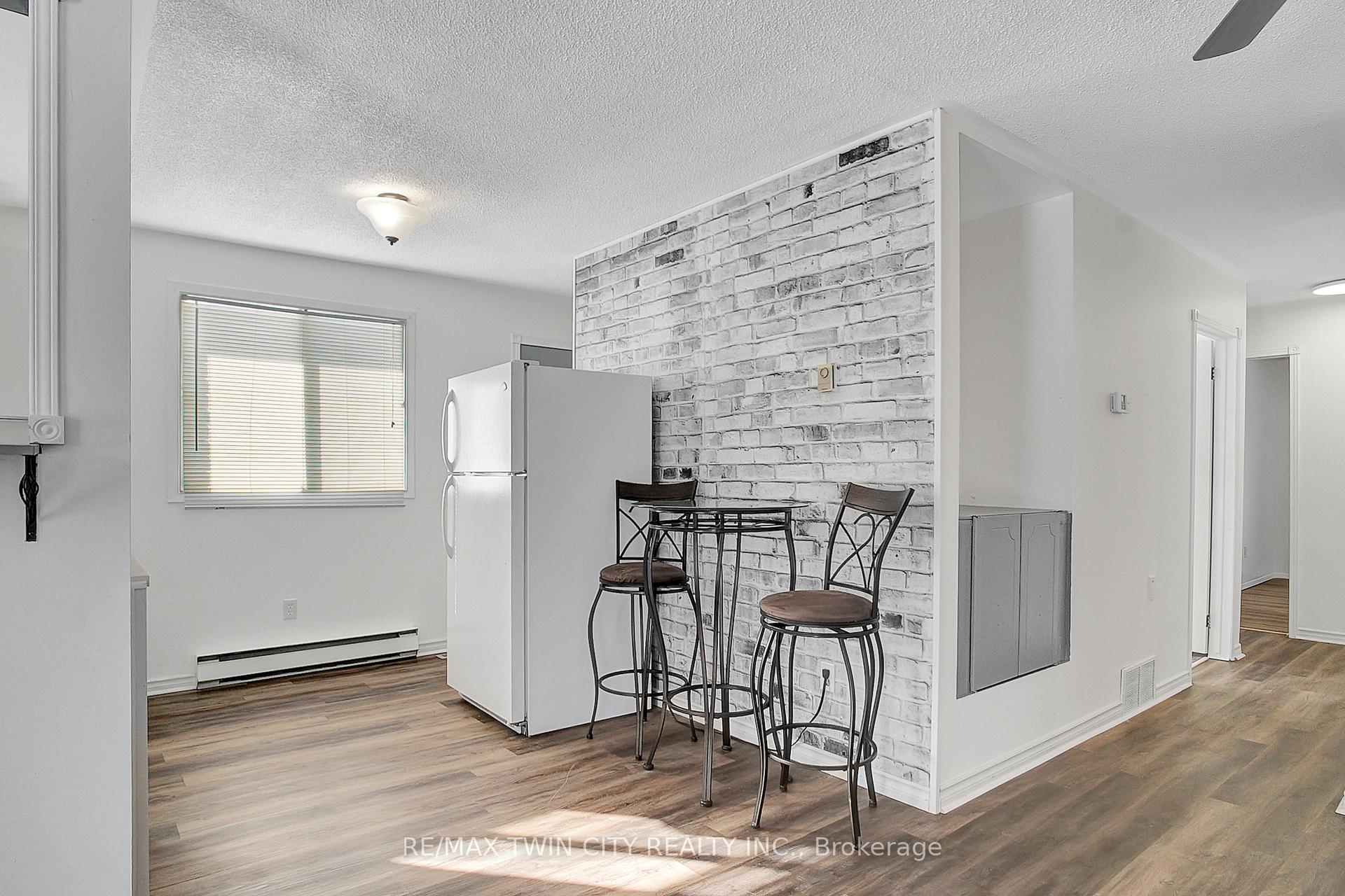 Photo 4 of 16 Ann Street, Brant, Paris — HOMEH