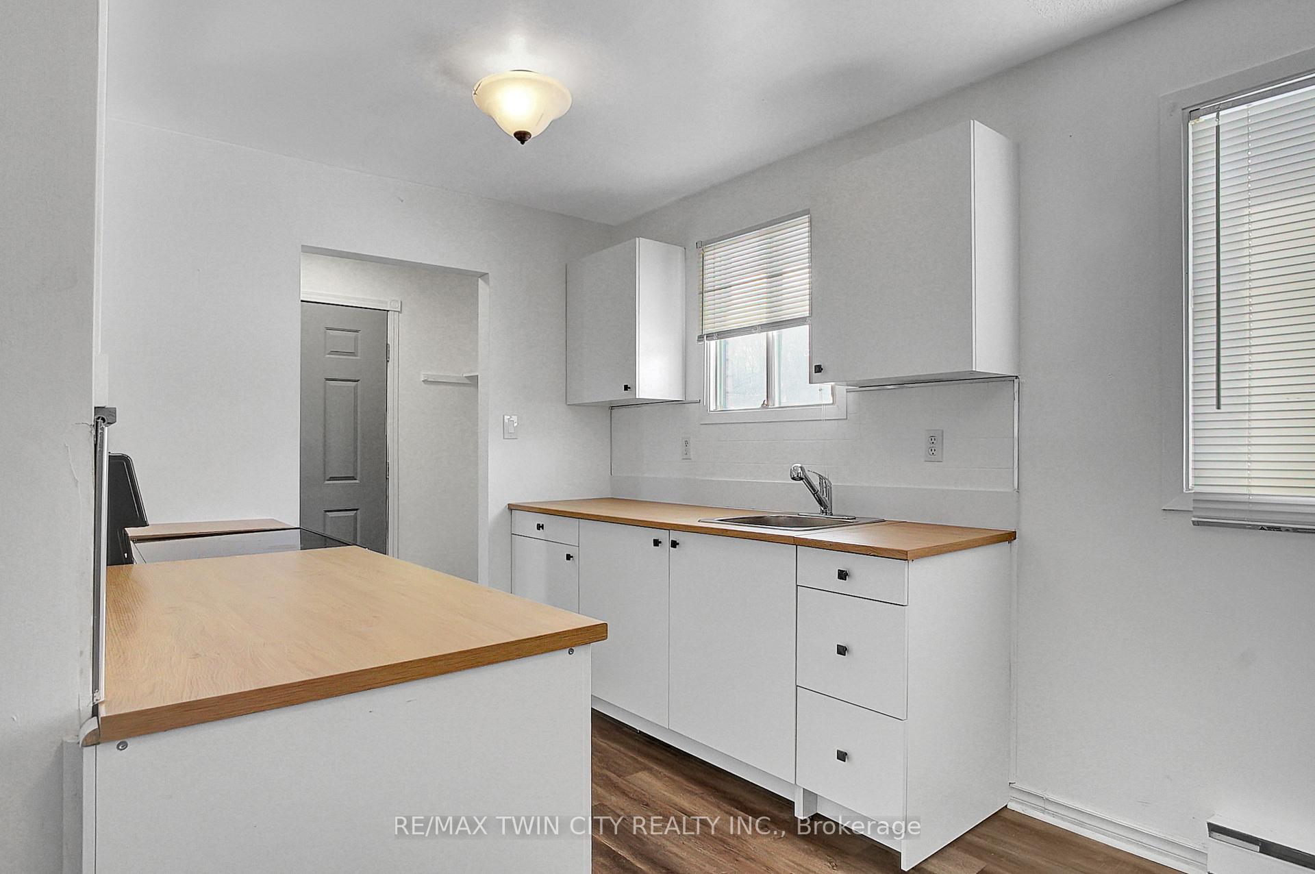 Photo 7 of 16 Ann Street, Brant, Paris — HOMEH