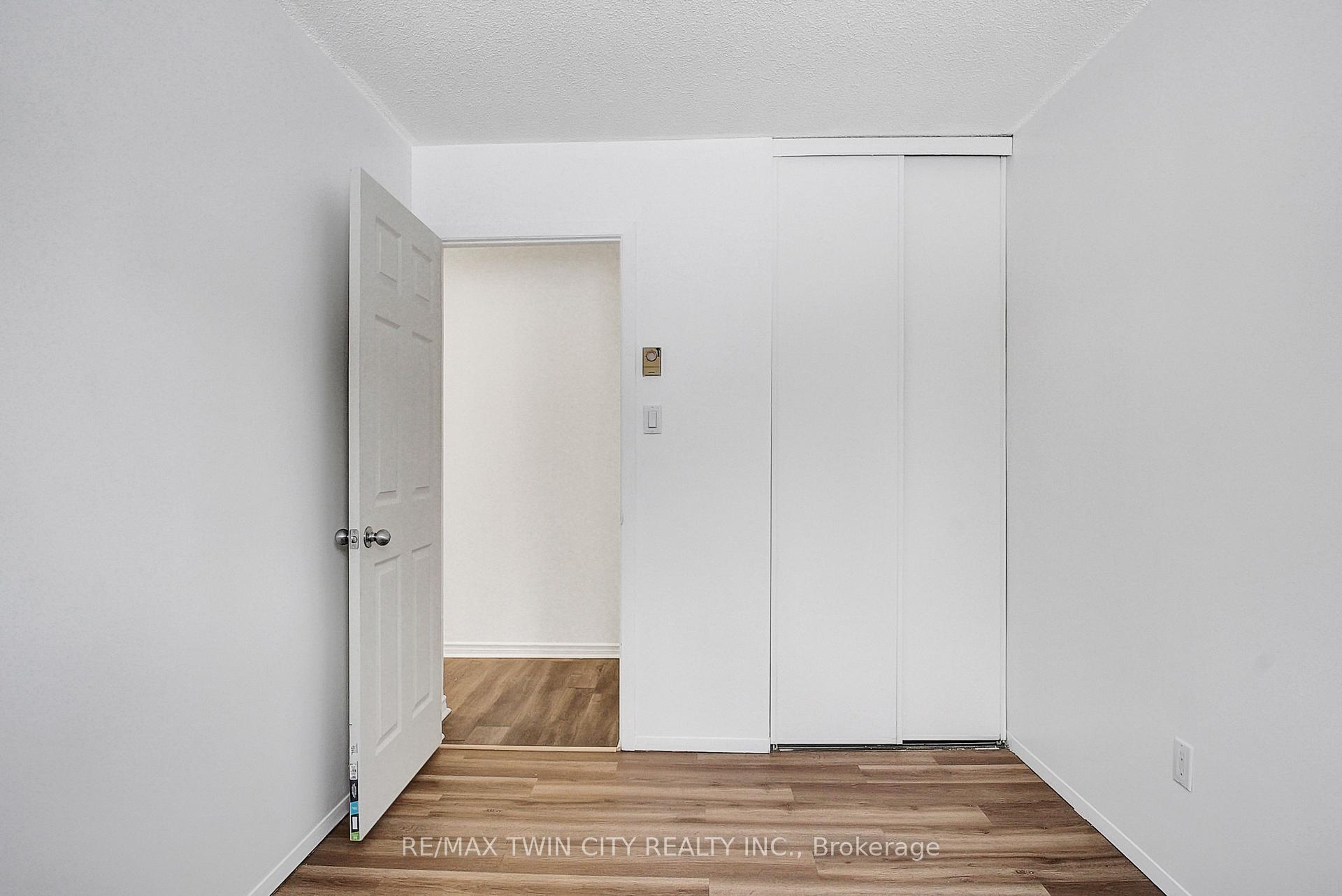 Photo 11 of 16 Ann Street, Brant, Paris — HOMEH