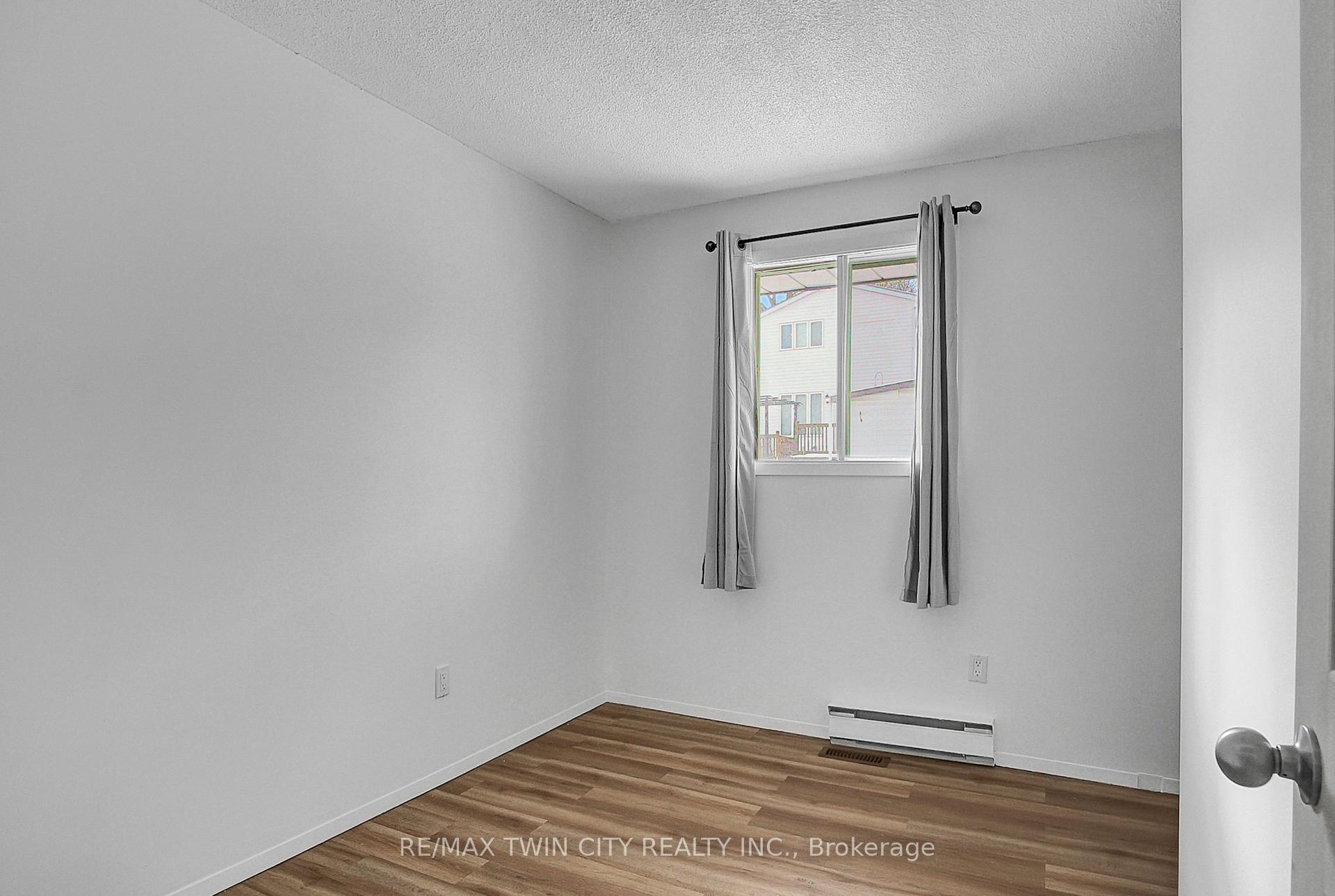 Photo 12 of 16 Ann Street, Brant, Paris — HOMEH
