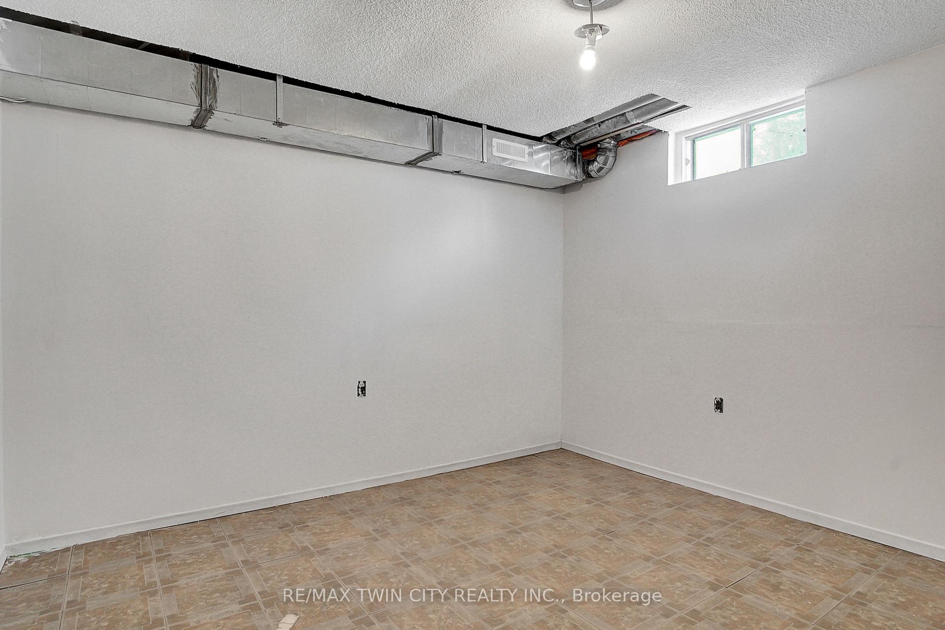Photo 17 of 16 Ann Street, Brant, Paris — HOMEH