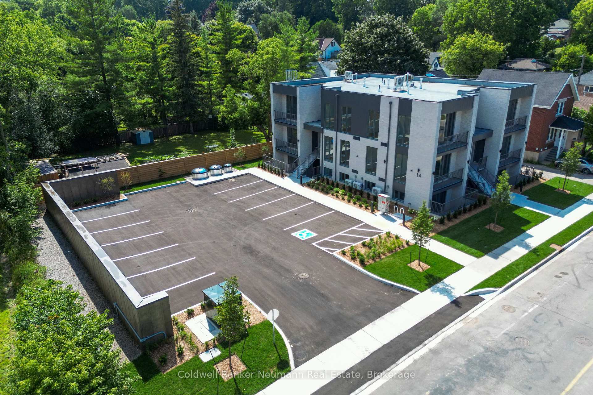 Photo 21 of Unit 9, 14 Stevenson Street N, Guelph, St. George's — HOMEH